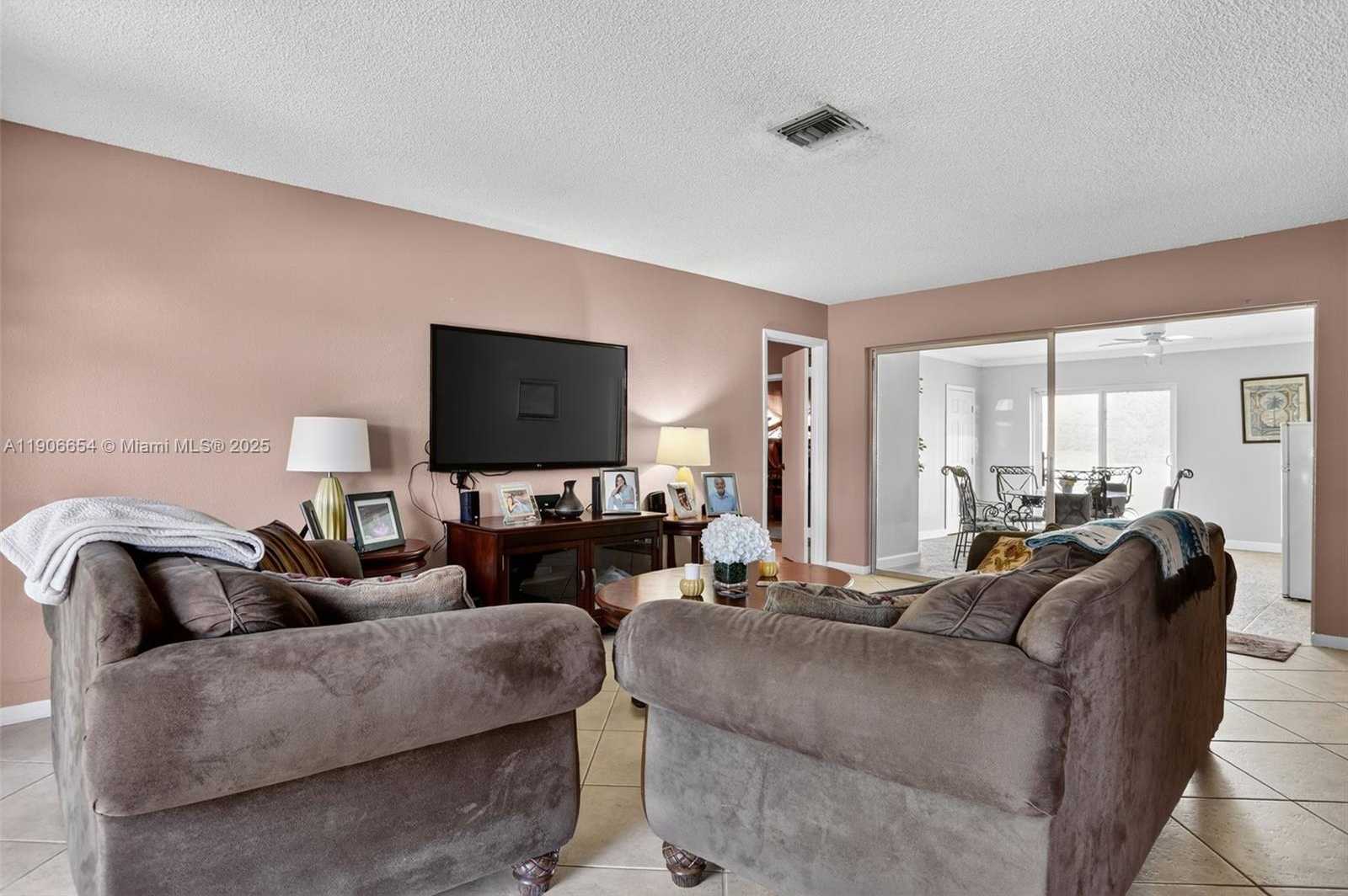 Small Image of 4871 NORTH WEST 18TH AVE, Deerfield Beach Number 15