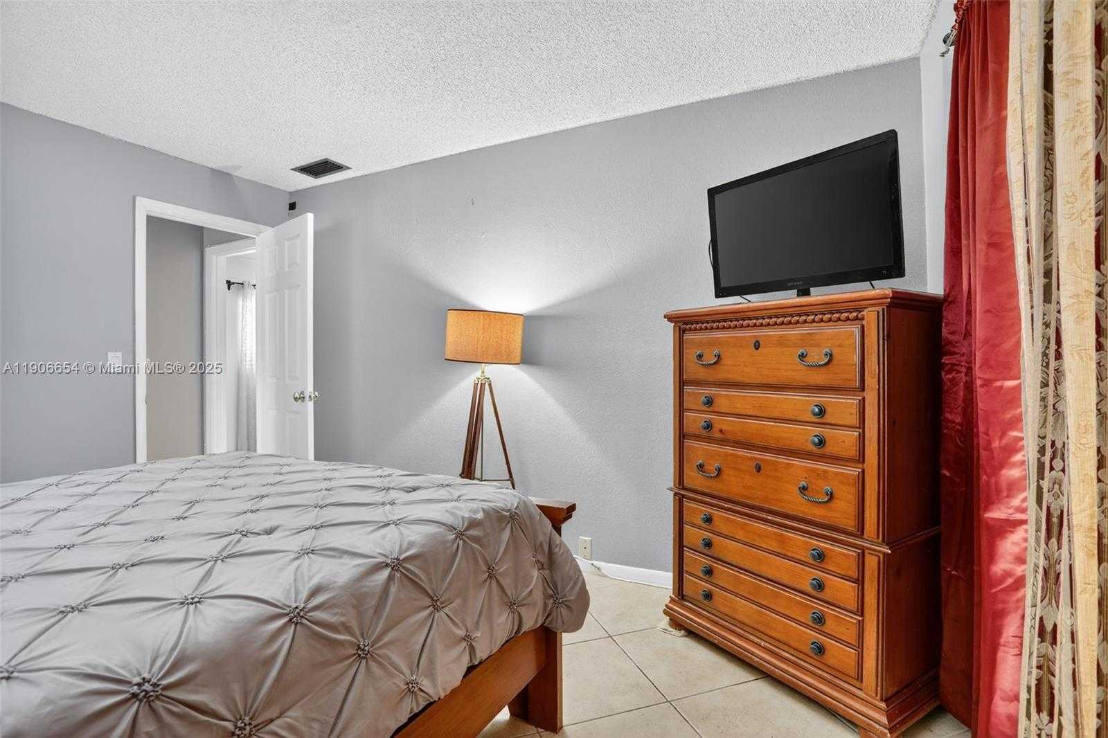 Small Image of 4871 NORTH WEST 18TH AVE, Deerfield Beach Number 29