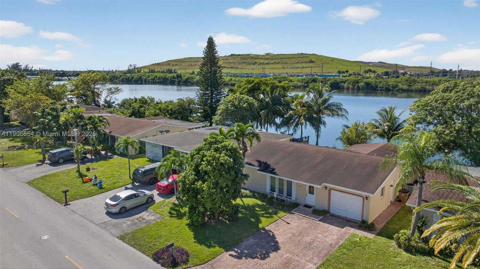 Small Image of 4871 NORTH WEST 18TH AVE, Deerfield Beach Number 47