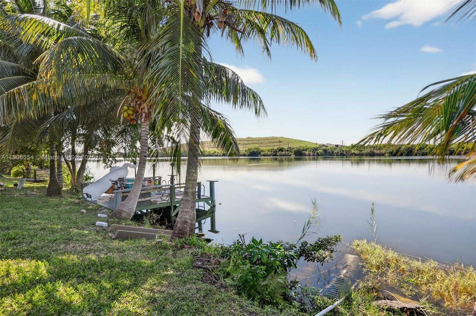 Small Image of 4871 NORTH WEST 18TH AVE, Deerfield Beach Number 5