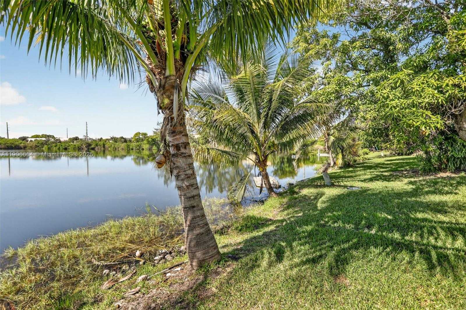 Small Image of 4871 NORTH WEST 18TH AVE, Deerfield Beach Number 7