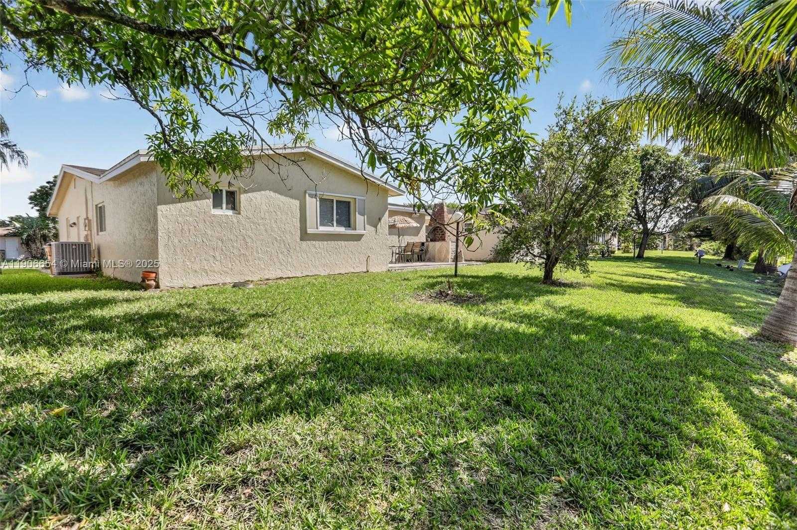 Small Image of 4871 NORTH WEST 18TH AVE, Deerfield Beach Number 8