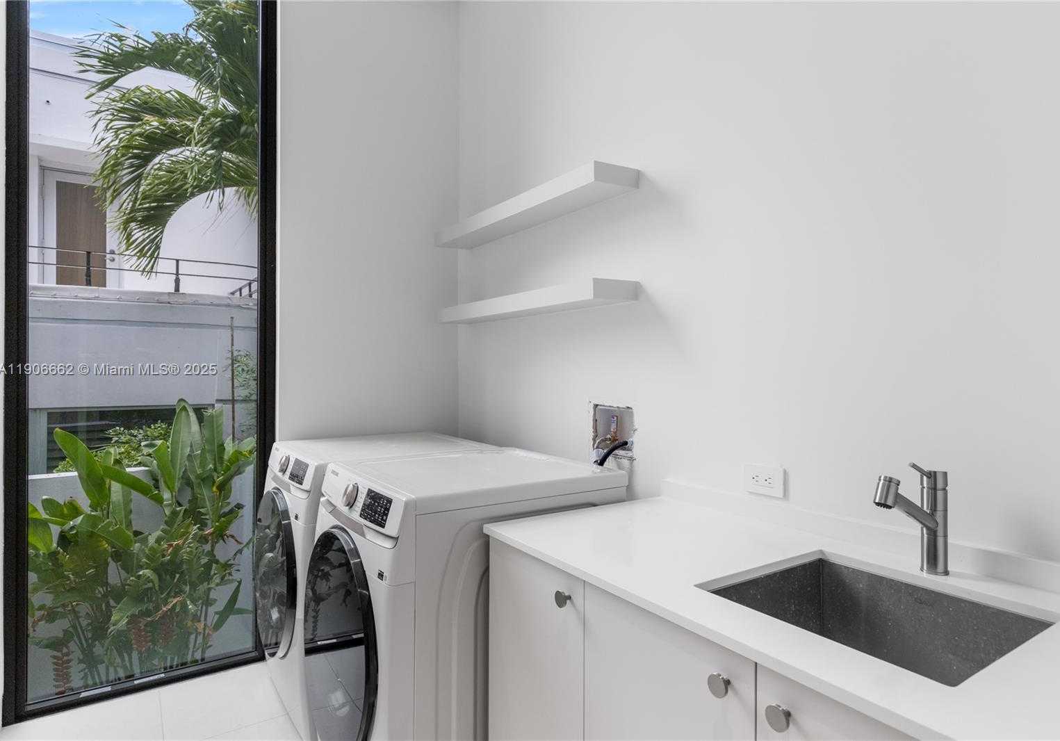 Small Image of 4504 SHERIDAN AVE, Miami Beach Number 18