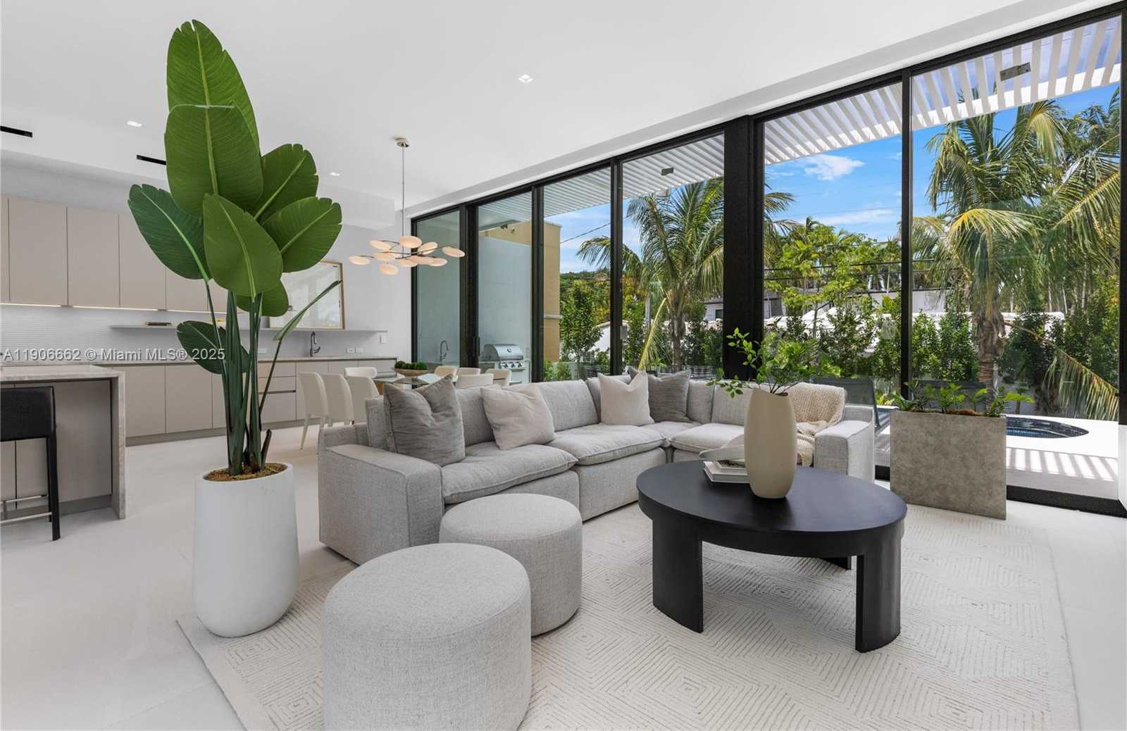 Small Image of 4504 SHERIDAN AVE, Miami Beach Number 25