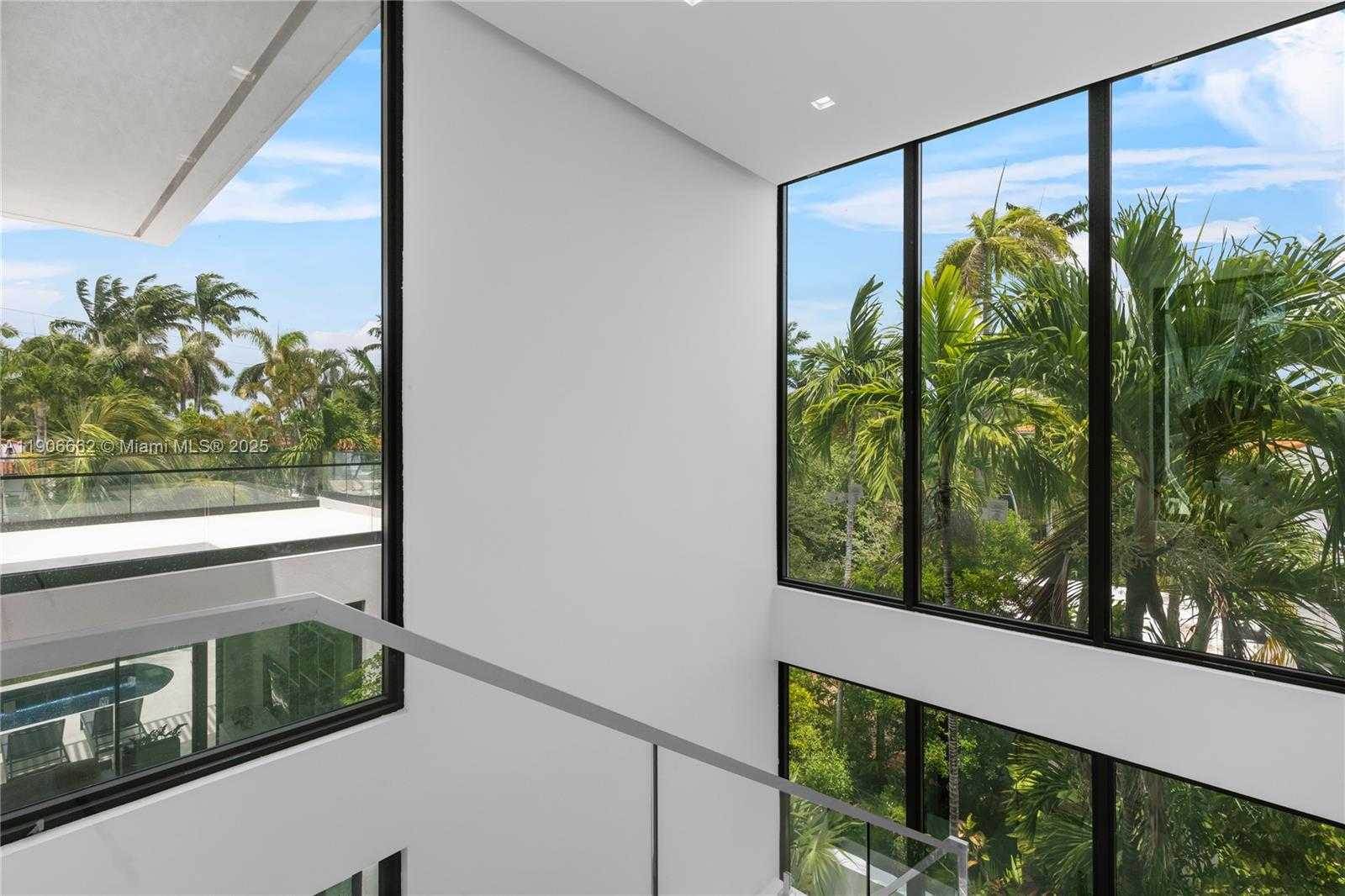 Small Image of 4504 SHERIDAN AVE, Miami Beach Number 26