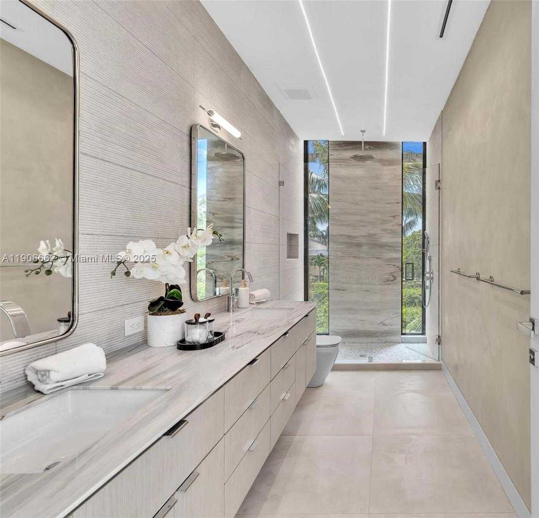 Small Image of 4504 SHERIDAN AVE, Miami Beach Number 27