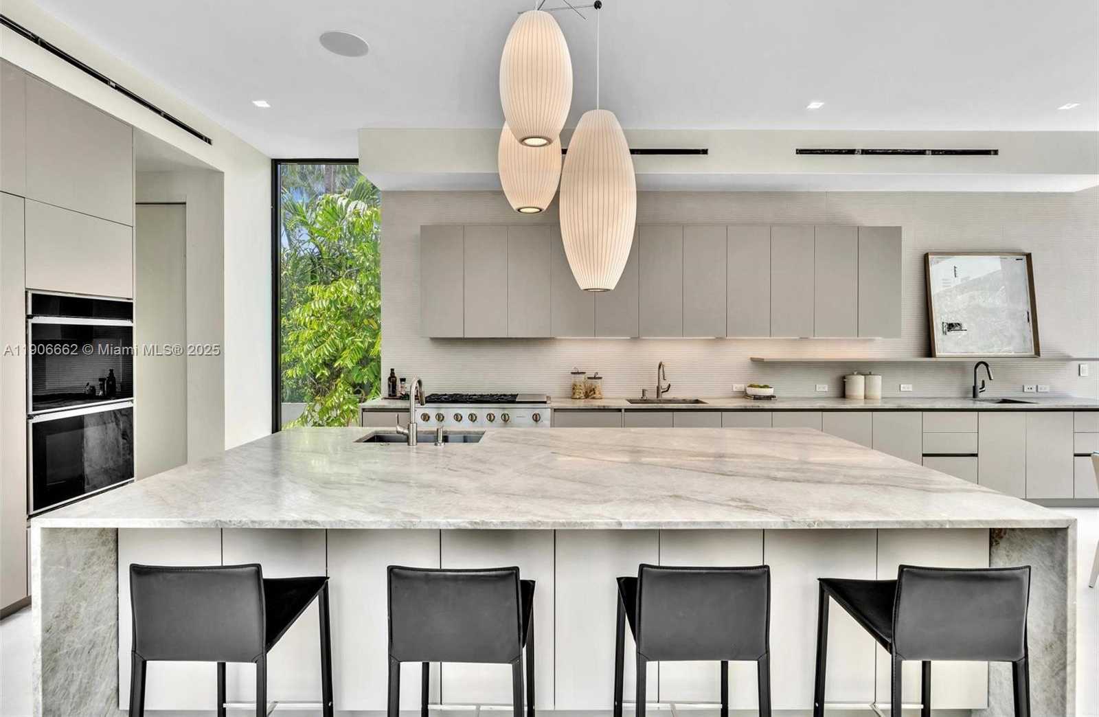 Small Image of 4504 SHERIDAN AVE, Miami Beach Number 7