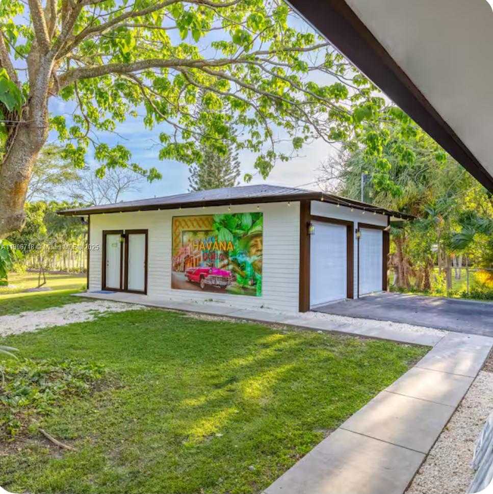 Small Image of 21380 SOUTH WEST 244, Homestead Number 24