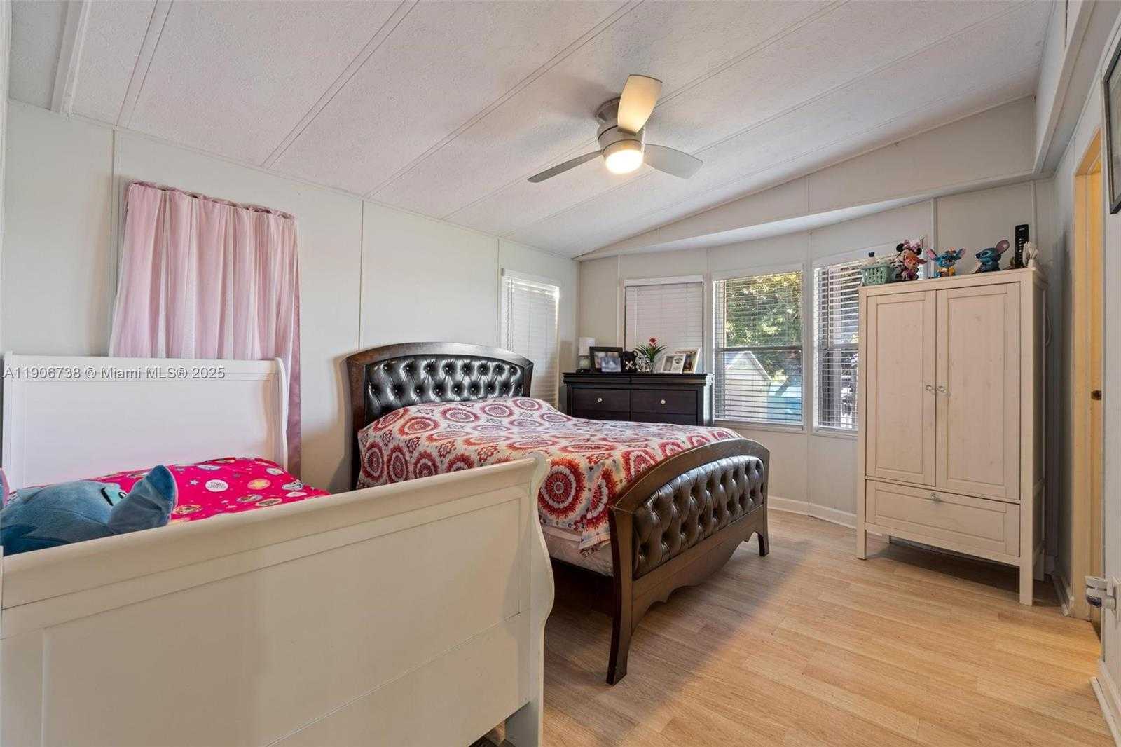 Small Image of 5305 202 TERR, Miami Gardens Number 18