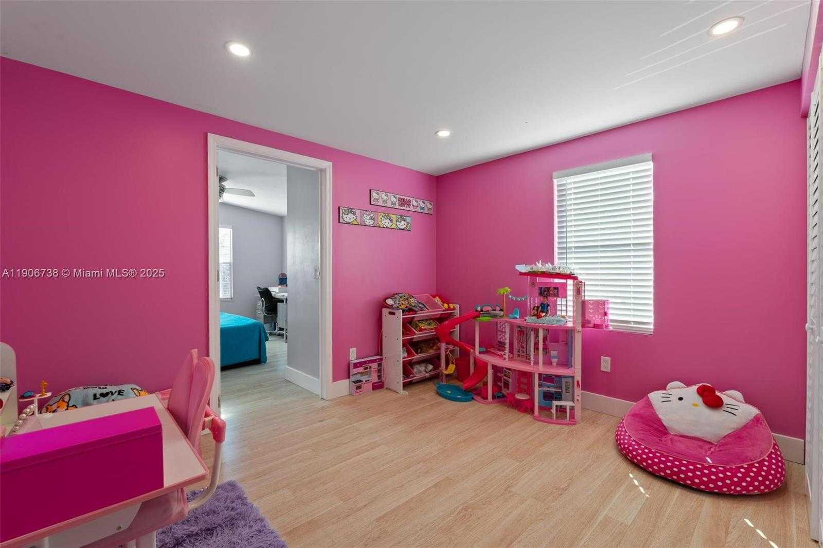 Small Image of 5305 202 TERR, Miami Gardens Number 21