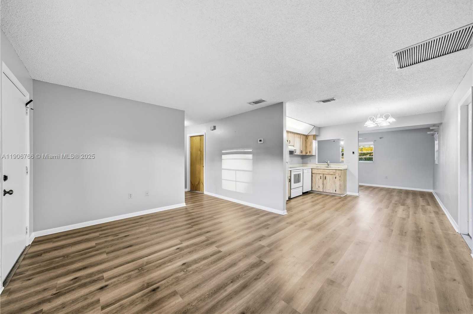 Small Image of 55 JASMINE, Lake Placid Number 3