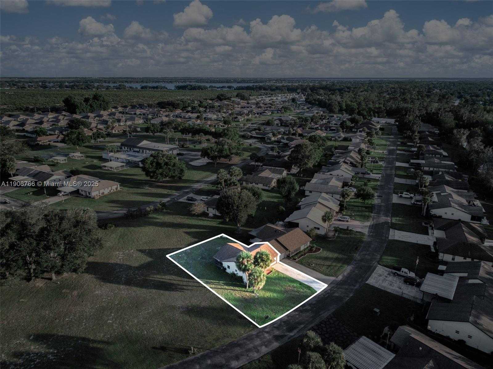 Small Image of 55 JASMINE, Lake Placid Number 33