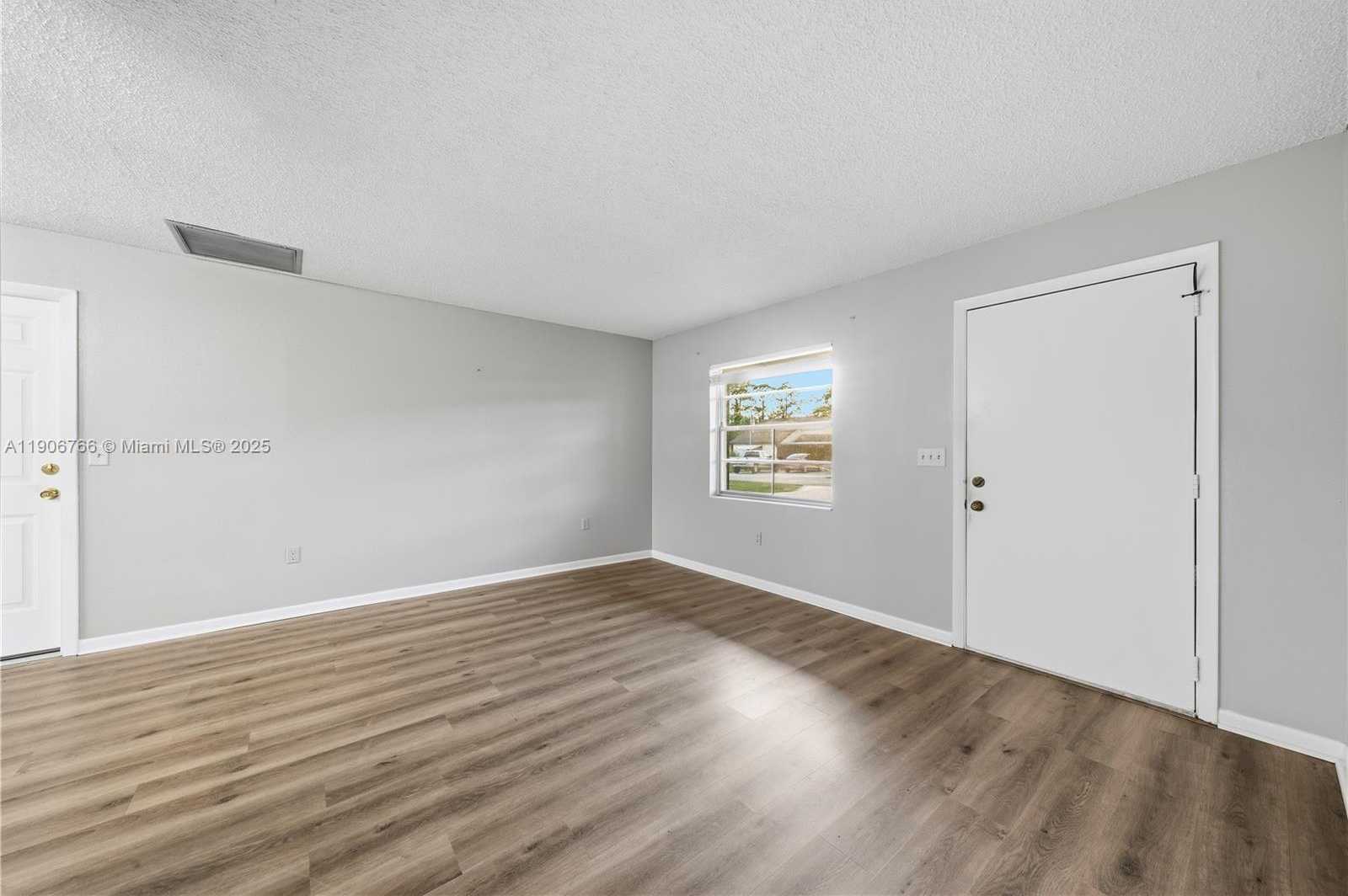 Small Image of 55 JASMINE, Lake Placid Number 4