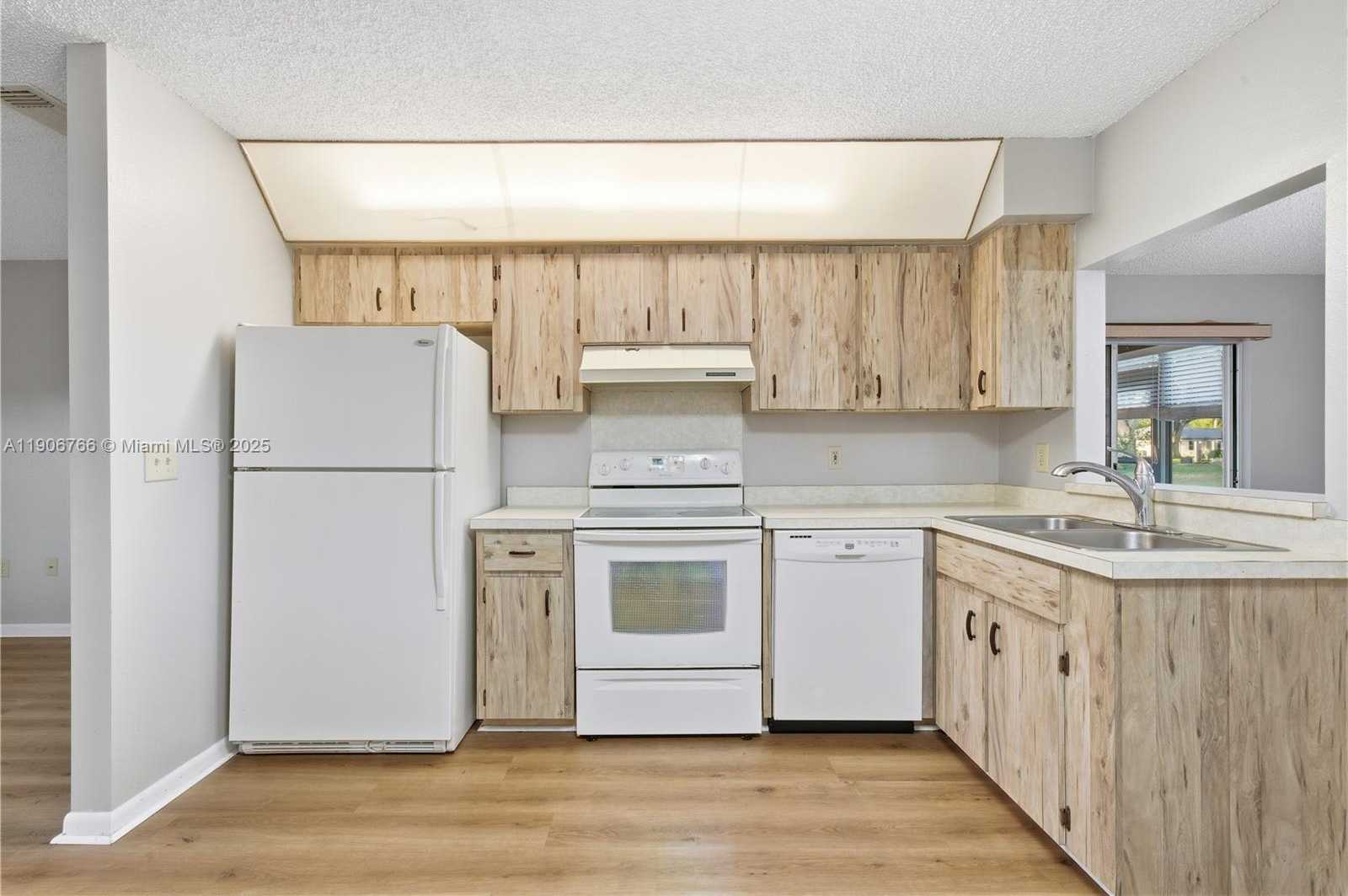 Small Image of 55 JASMINE, Lake Placid Number 7