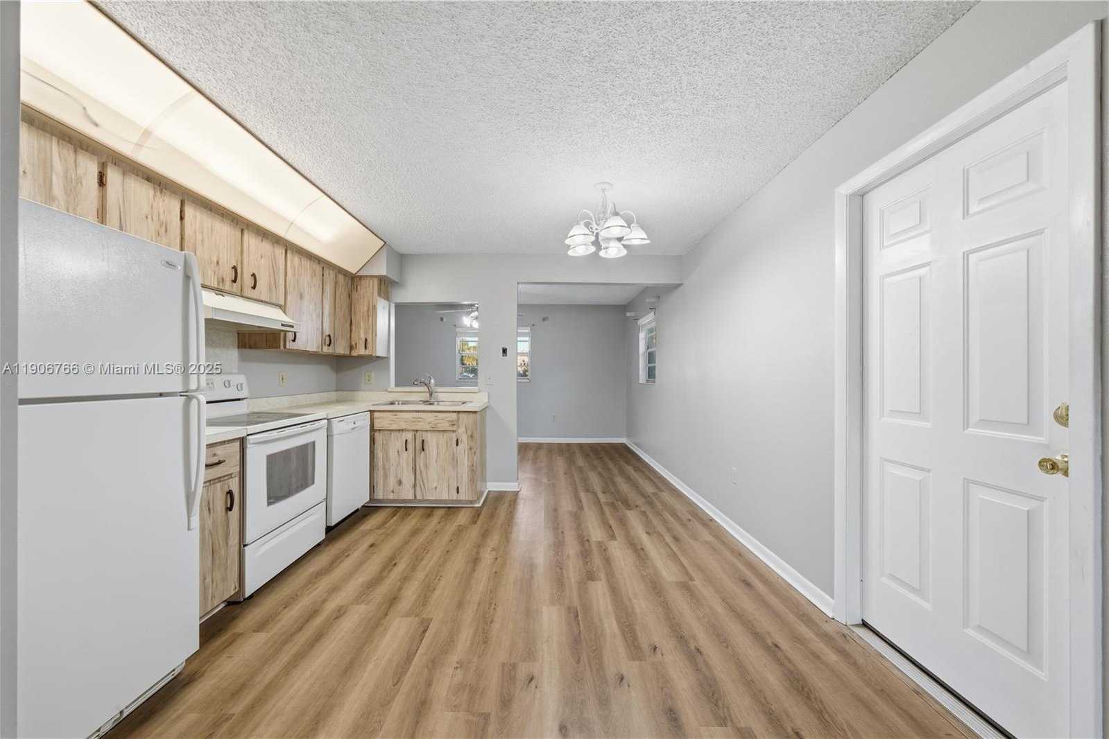 Small Image of 55 JASMINE, Lake Placid Number 9