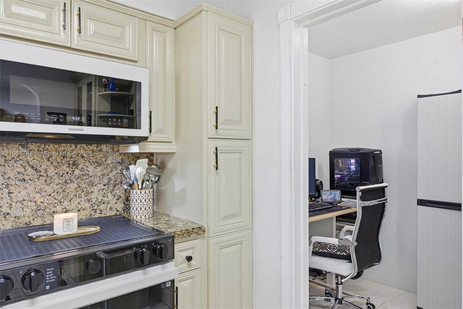 Small Image of 7511 TAYLOR ST, Hollywood Number 16