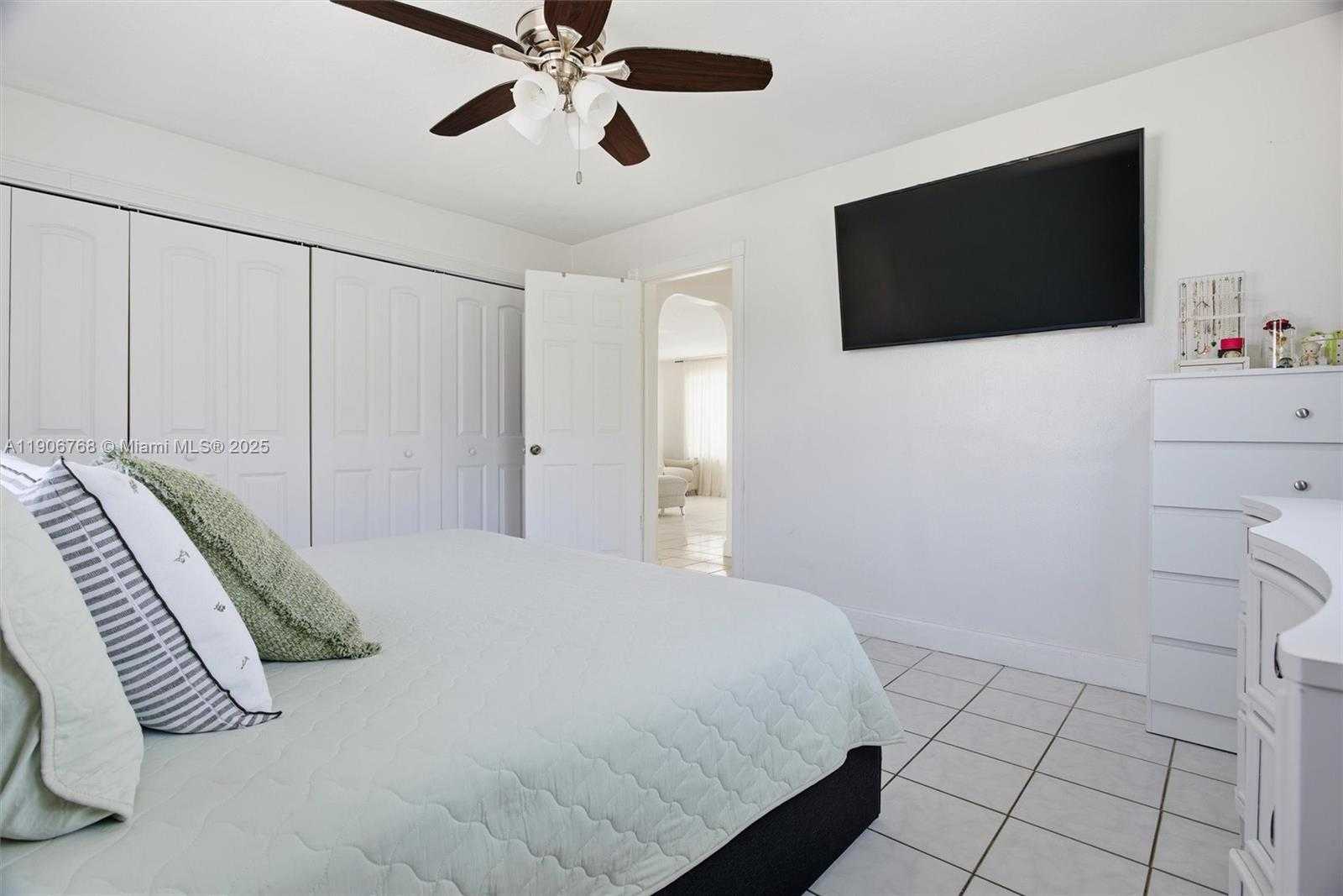 Small Image of 7511 TAYLOR ST, Hollywood Number 18