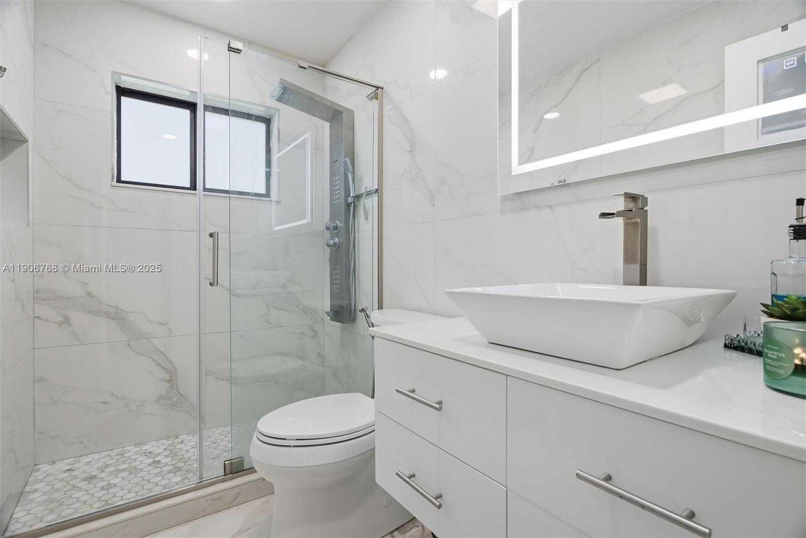 Small Image of 7511 TAYLOR ST, Hollywood Number 19