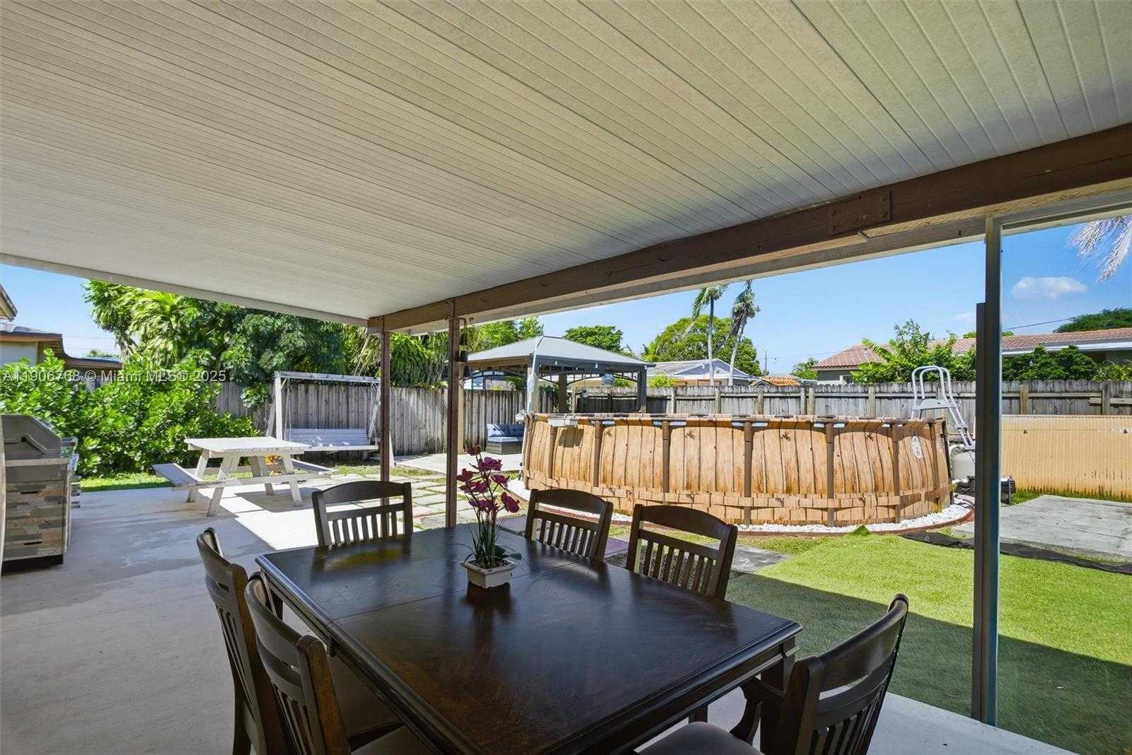 Small Image of 7511 TAYLOR ST, Hollywood Number 30