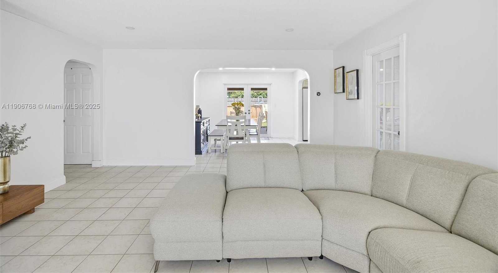 Small Image of 7511 TAYLOR ST, Hollywood Number 5