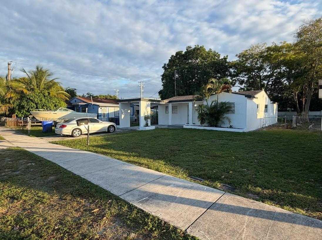 Small Image of 2810 MAYO ST, Hollywood Number 13