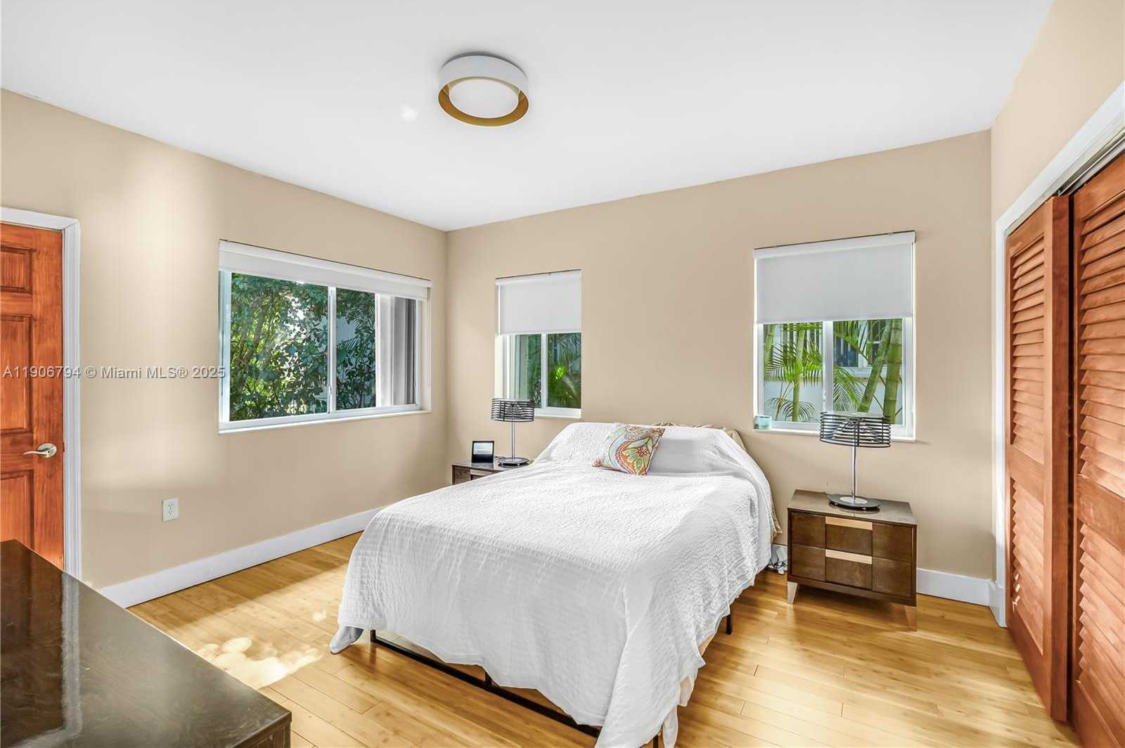 Small Image of 9457 CARLYLE AVE, Surfside Number 13