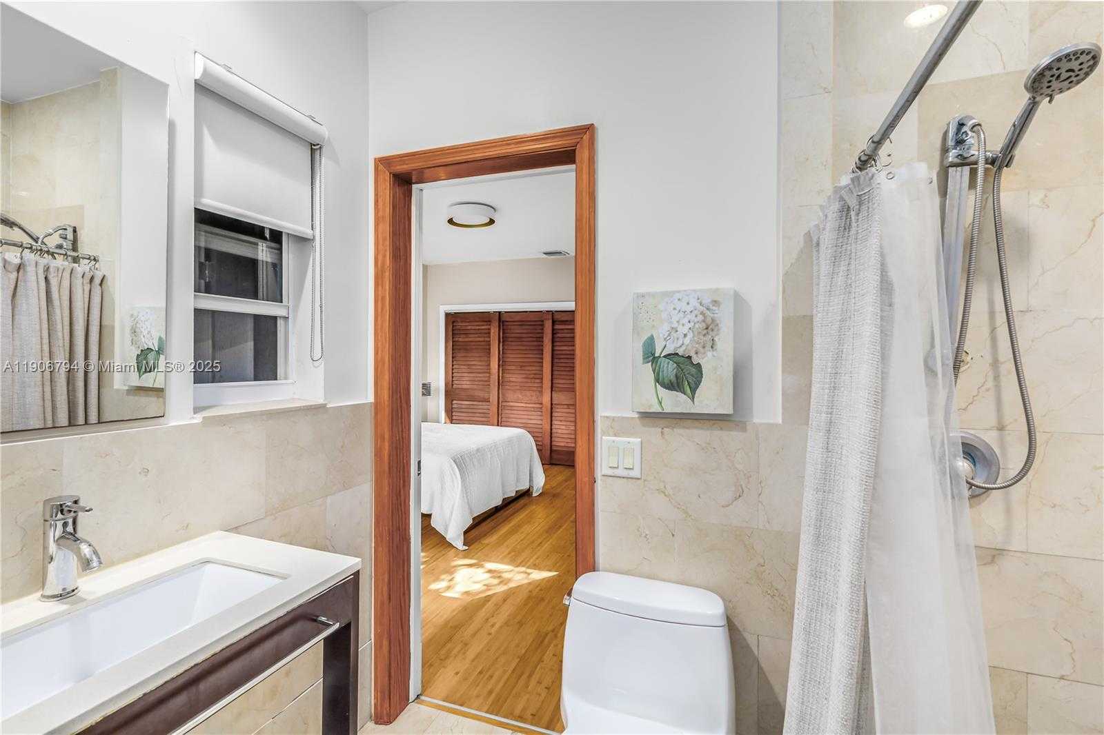 Small Image of 9457 CARLYLE AVE, Surfside Number 16