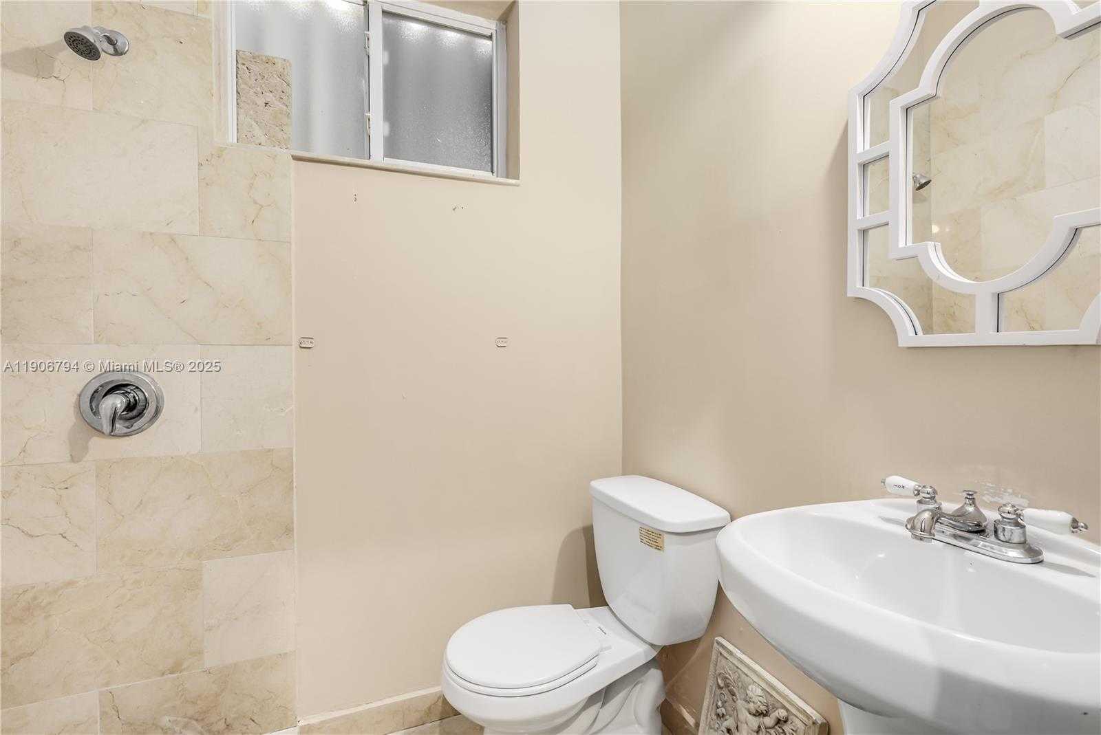 Small Image of 9457 CARLYLE AVE, Surfside Number 24