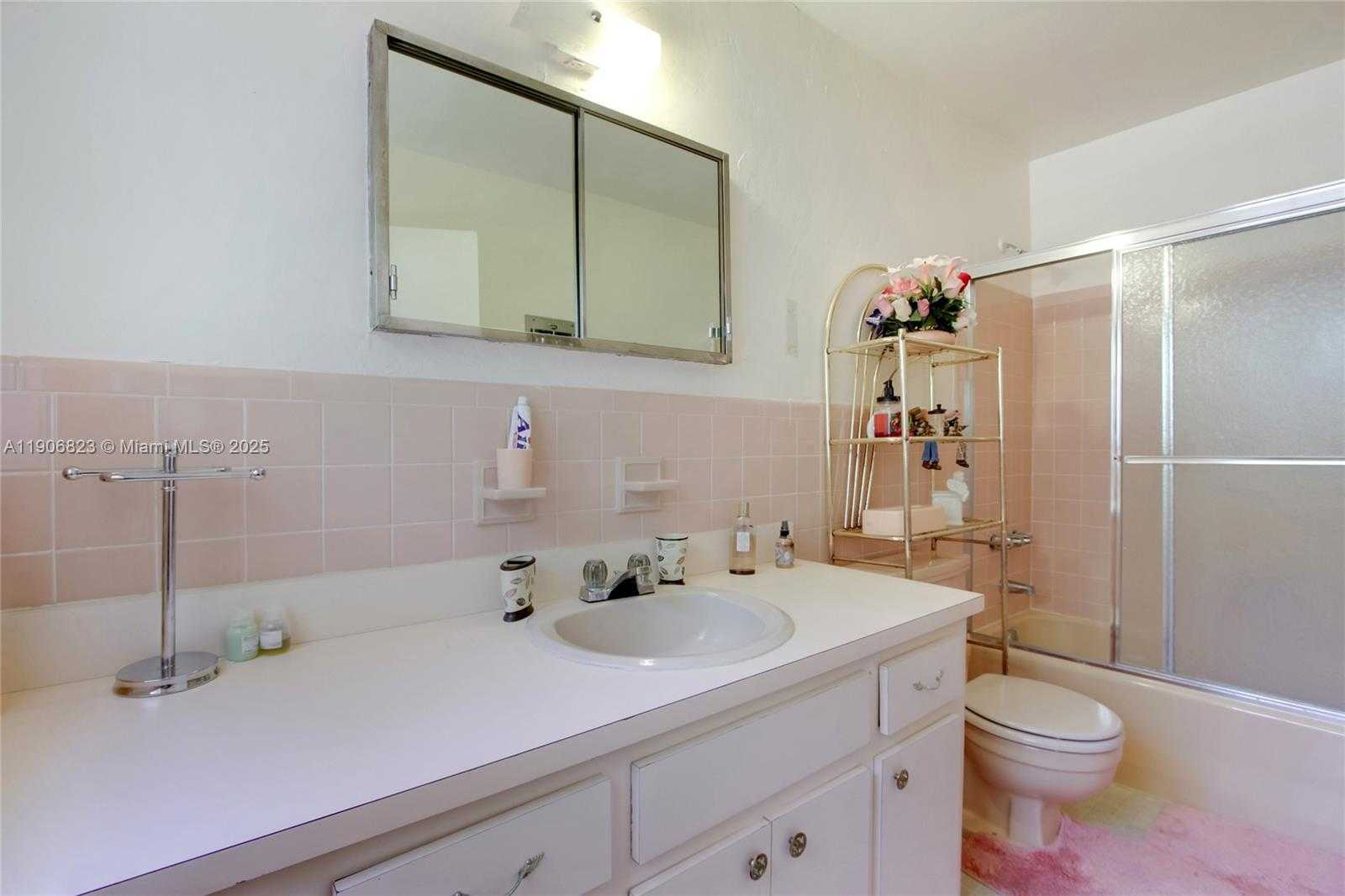 Small Image of 6013 ROSE TER, Plantation Number 16