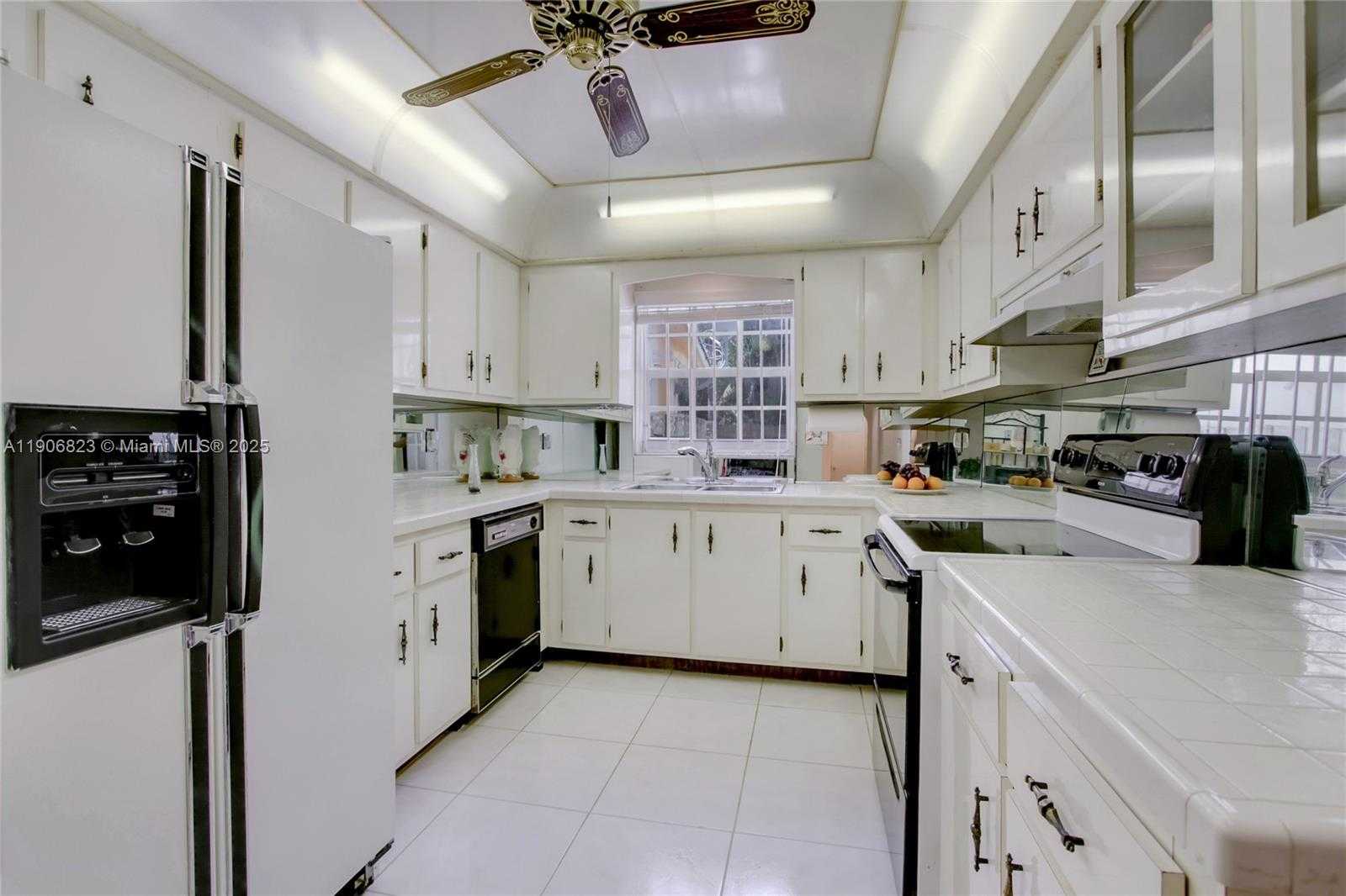 Small Image of 6013 ROSE TER, Plantation Number 9