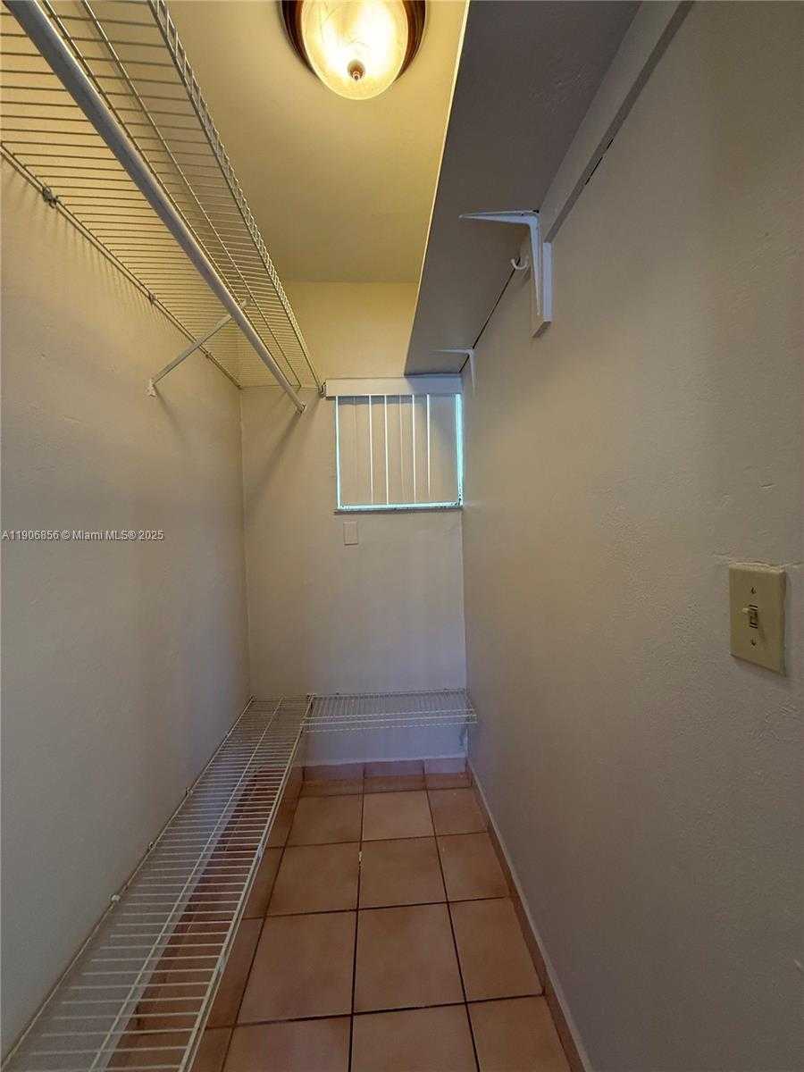 Small Image of 11325 NORTH WEST 59TH CT, Hialeah Number 12