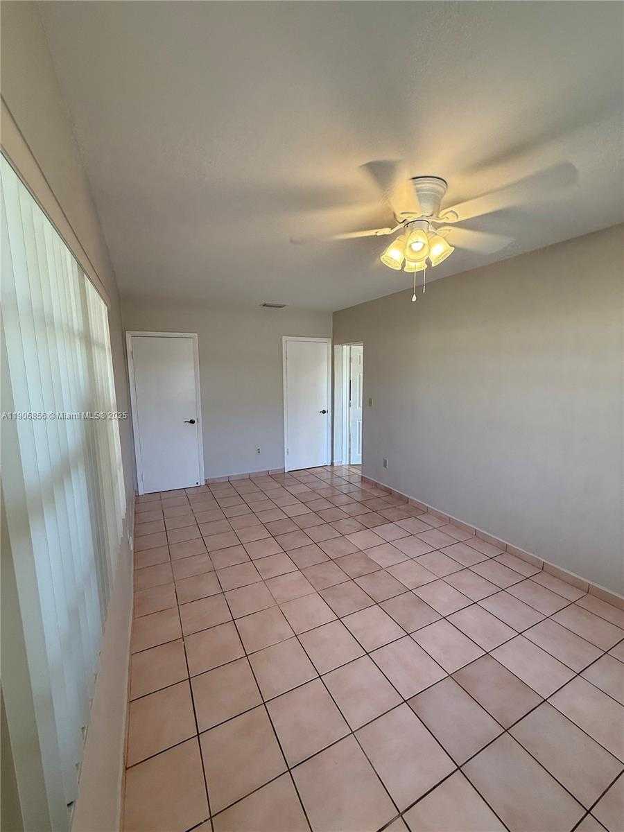 Small Image of 11325 NORTH WEST 59TH CT, Hialeah Number 13