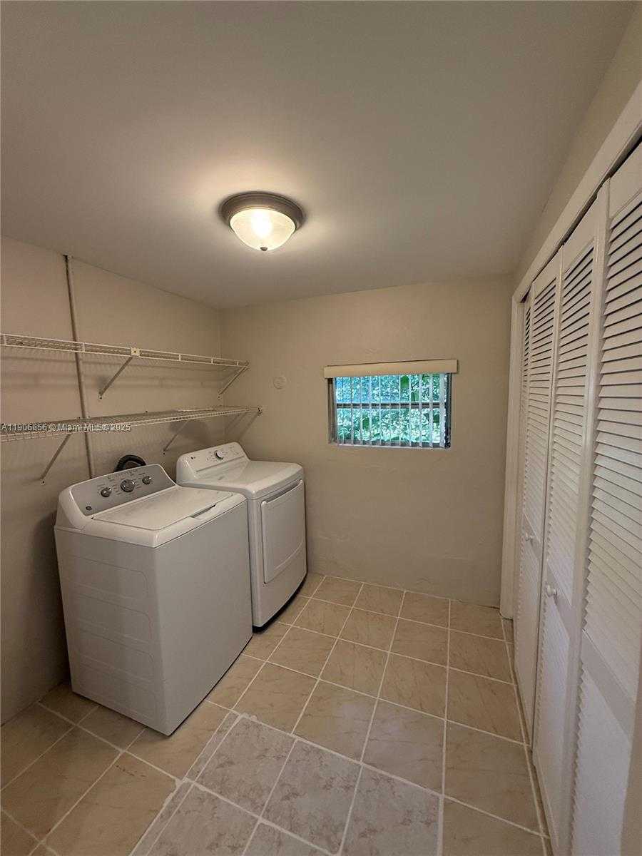 Small Image of 11325 NORTH WEST 59TH CT, Hialeah Number 21