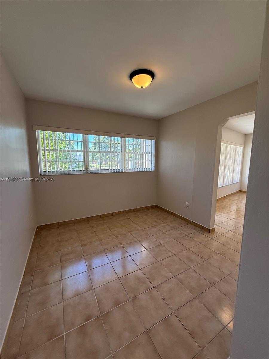 Small Image of 11325 NORTH WEST 59TH CT, Hialeah Number 9