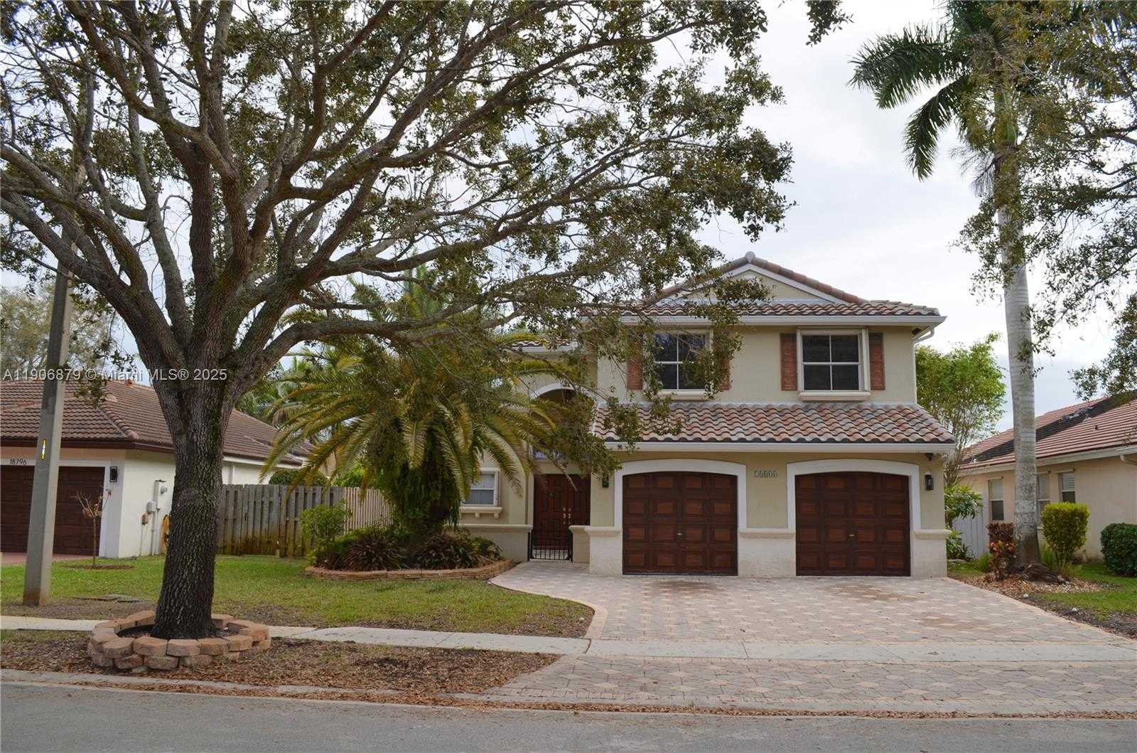 Small Image of Pembroke Pines Number 1