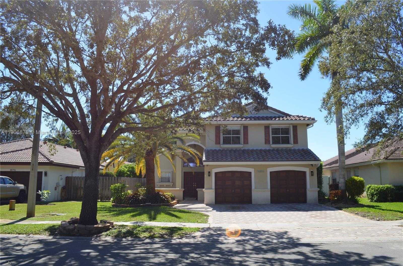 Small Image of Pembroke Pines Number 20