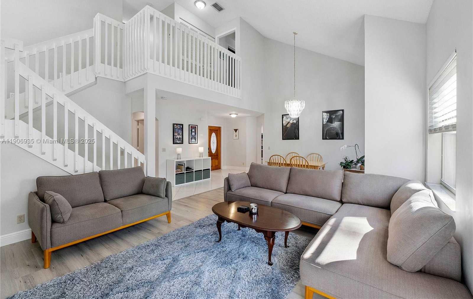 Small Image of Davie Number 1