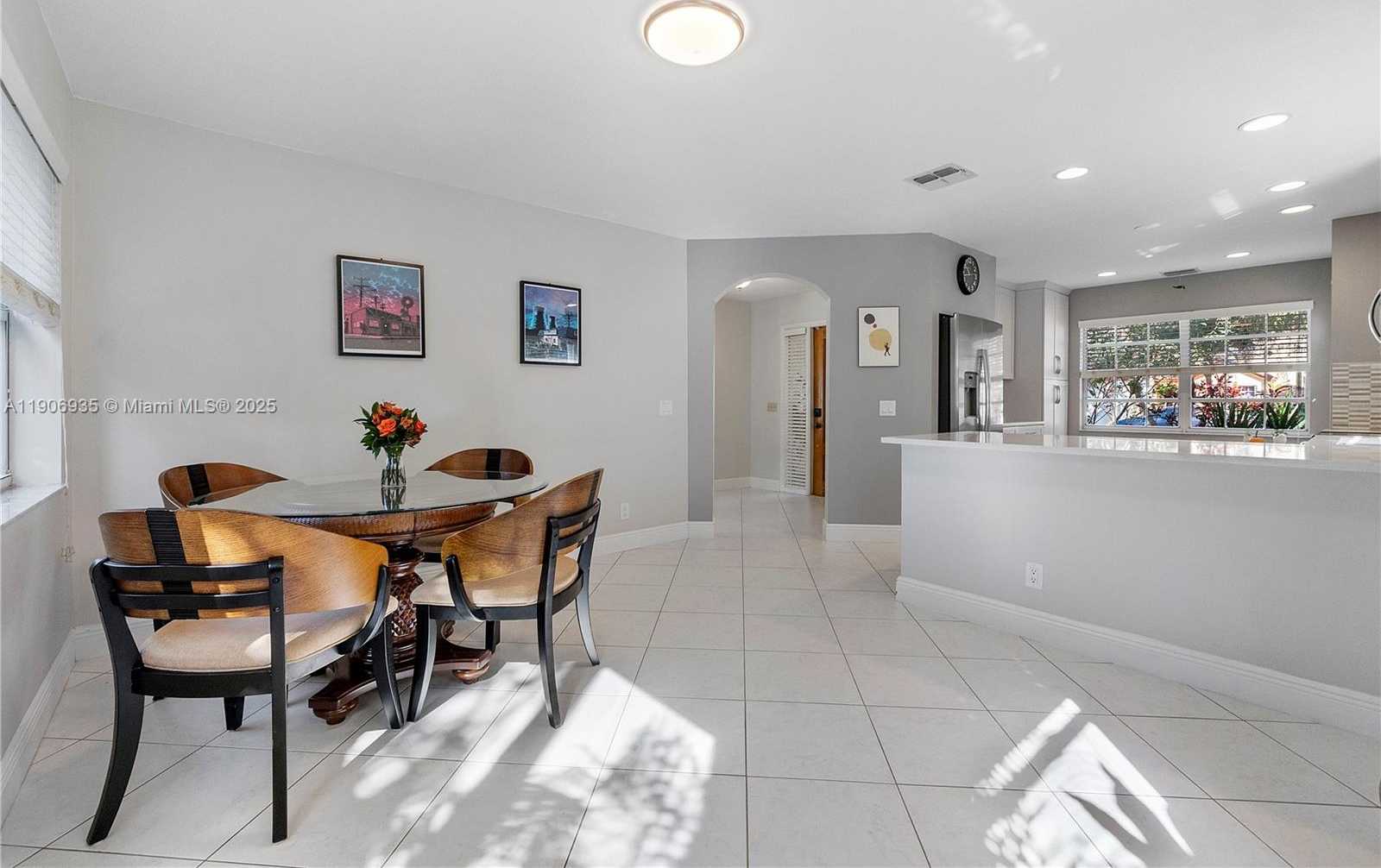 Small Image of Davie Number 13