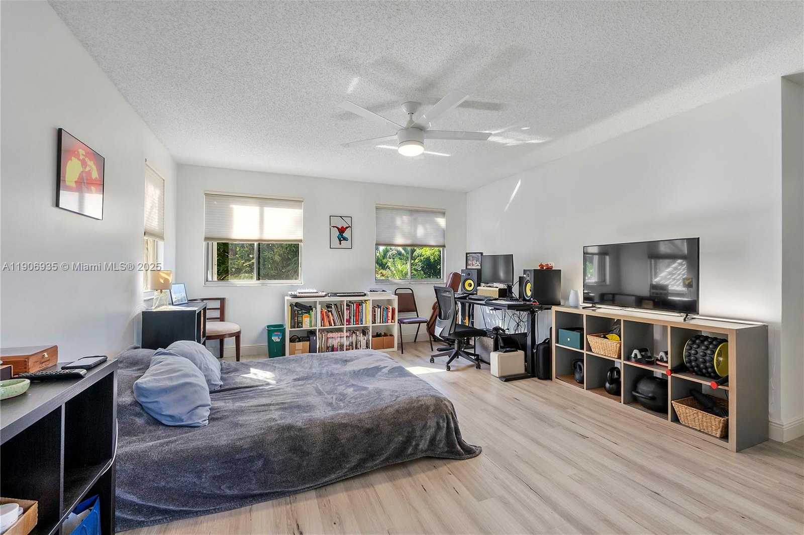 Small Image of Davie Number 18