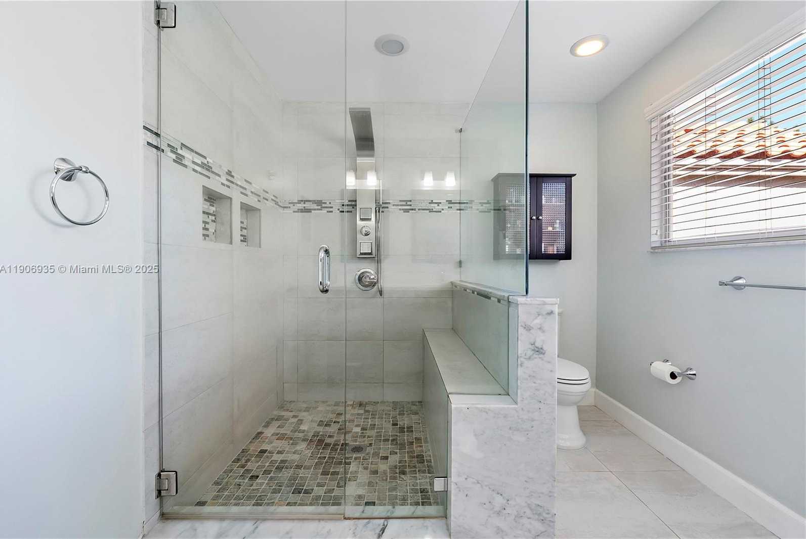 Small Image of Davie Number 21