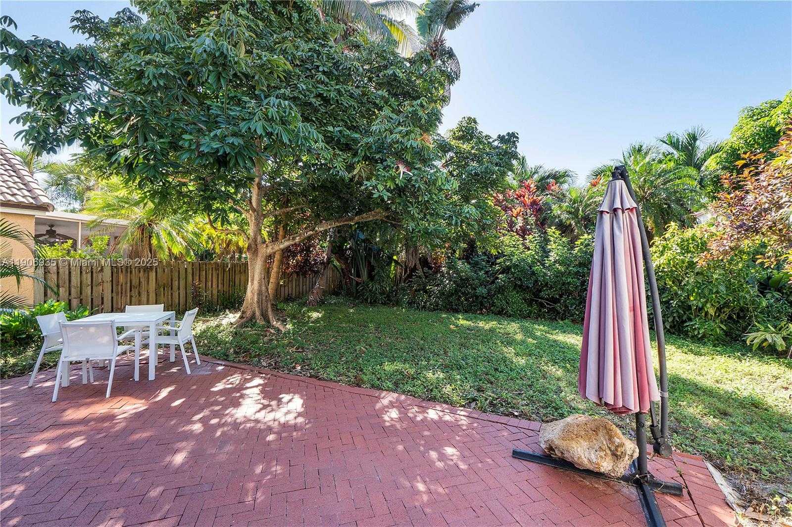 Small Image of Davie Number 31