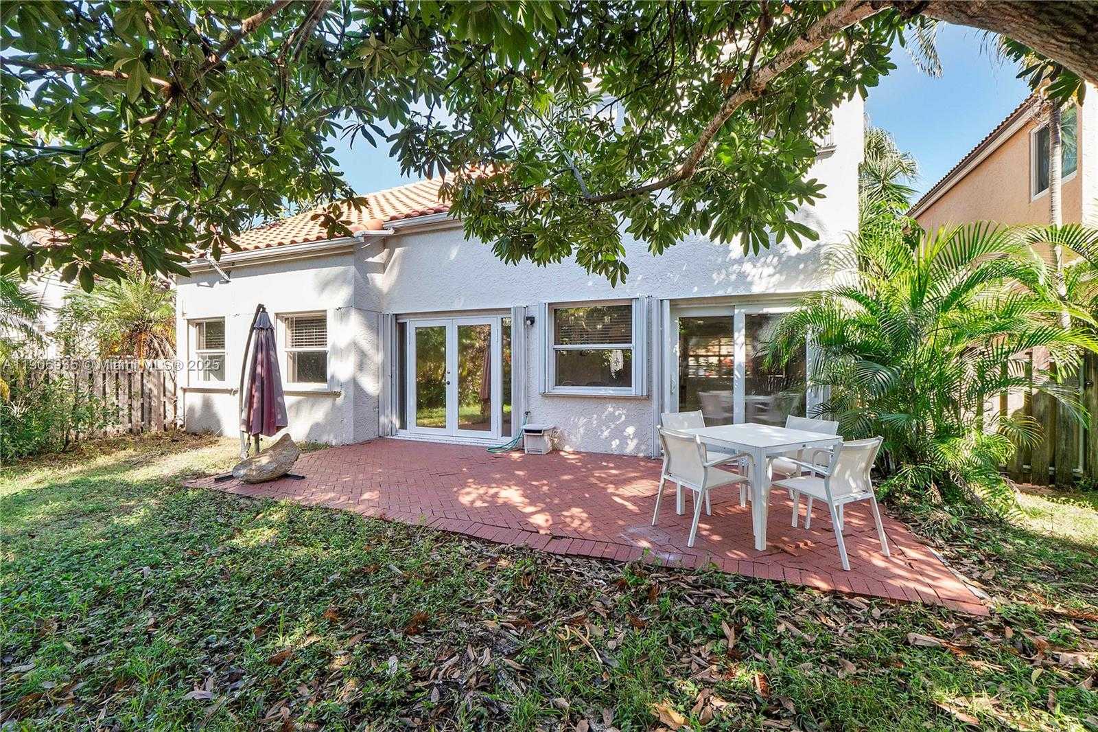 Small Image of Davie Number 33