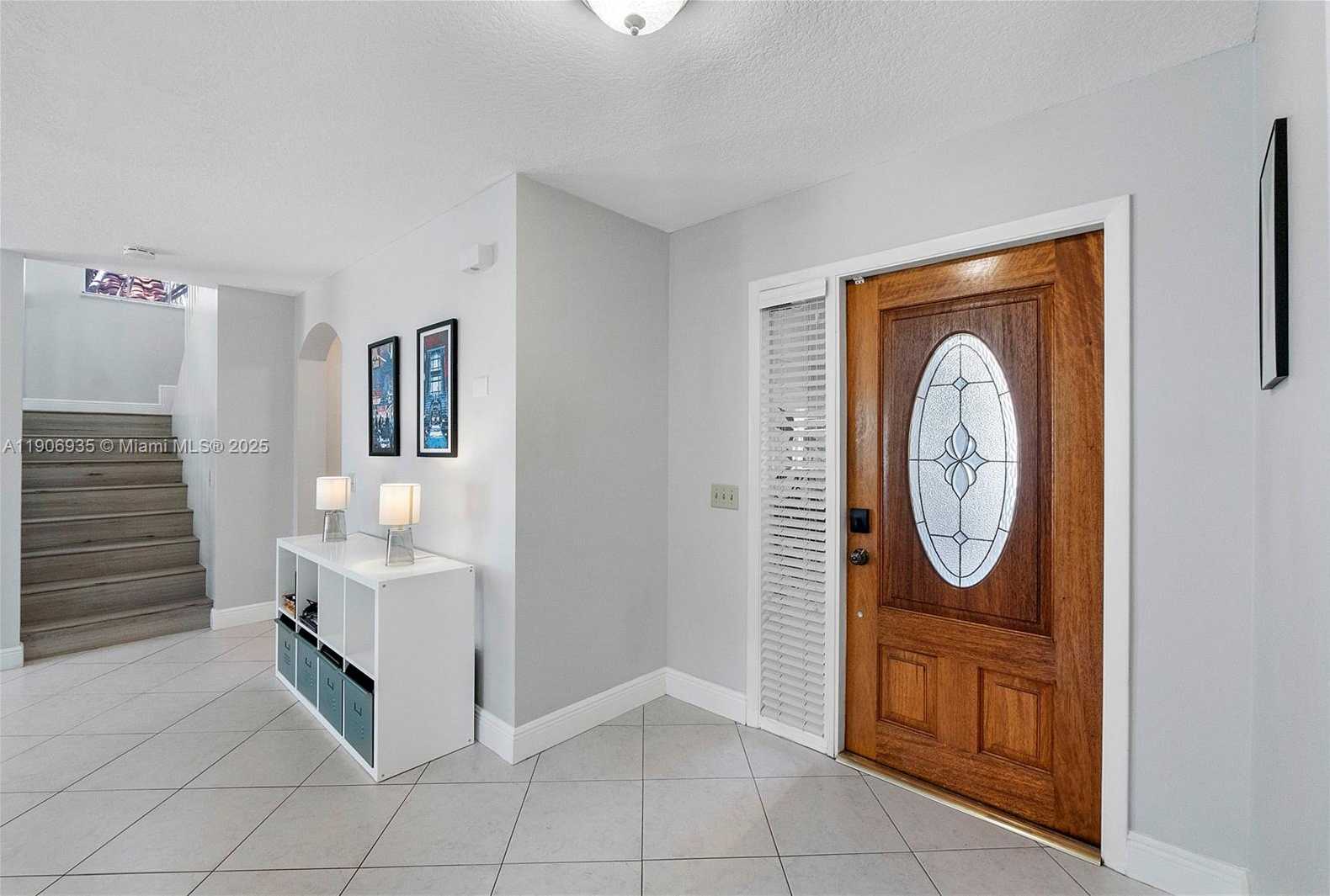 Small Image of Davie Number 4