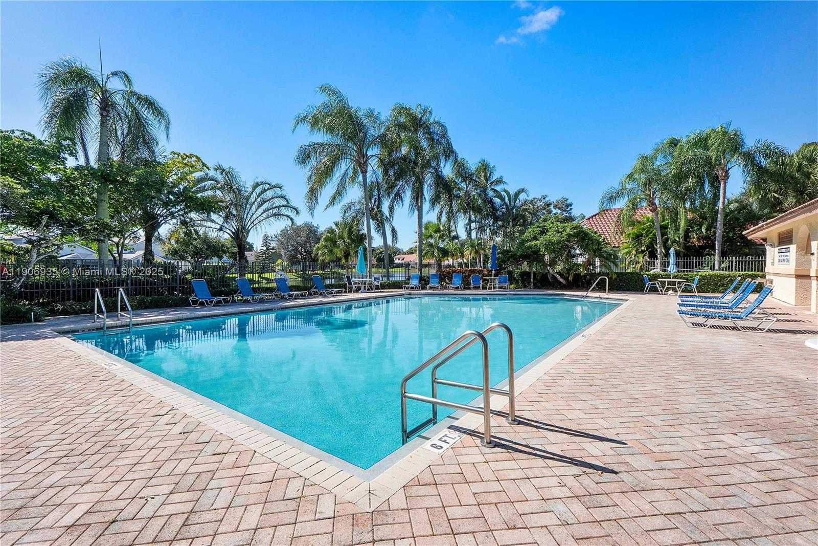 Small Image of Davie Number 42