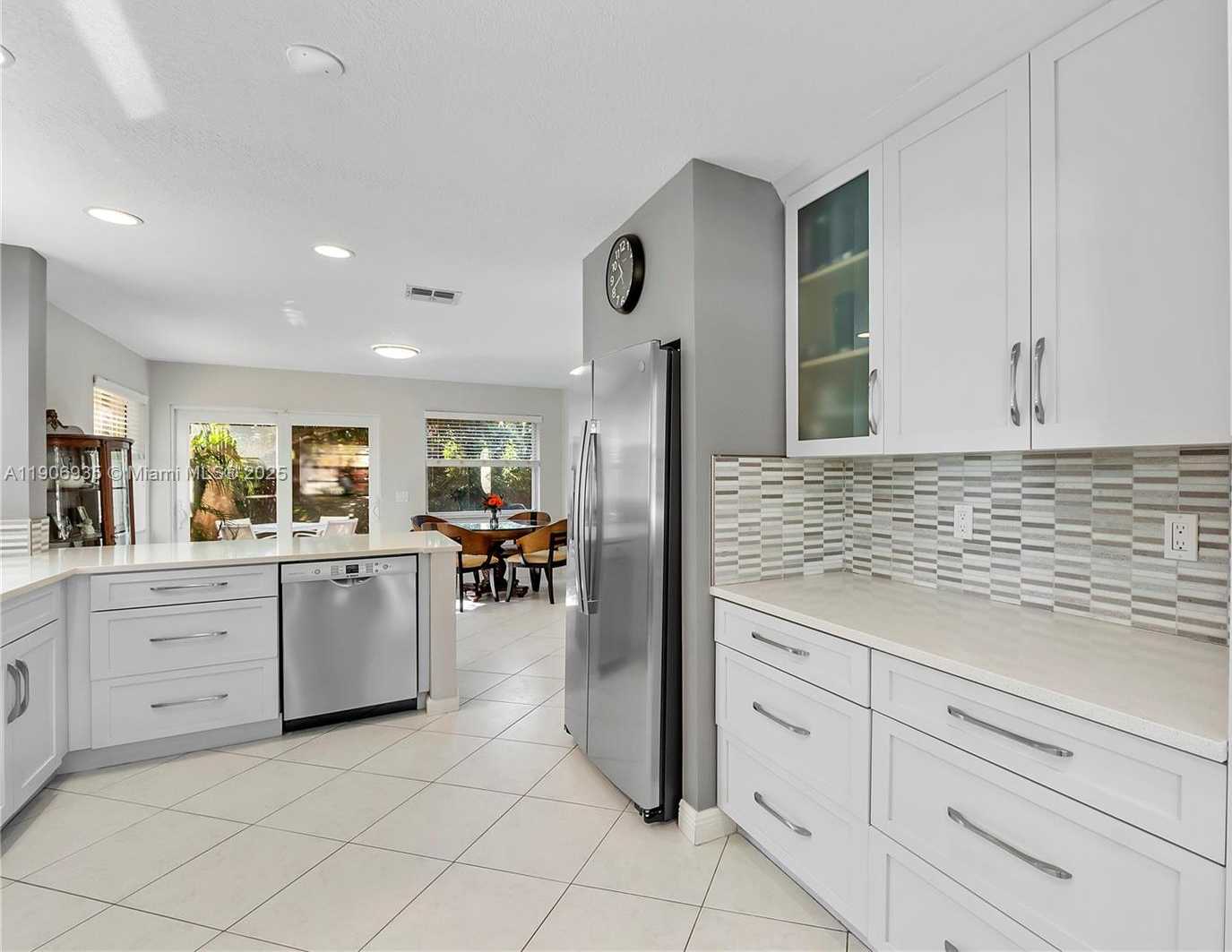 Small Image of Davie Number 6