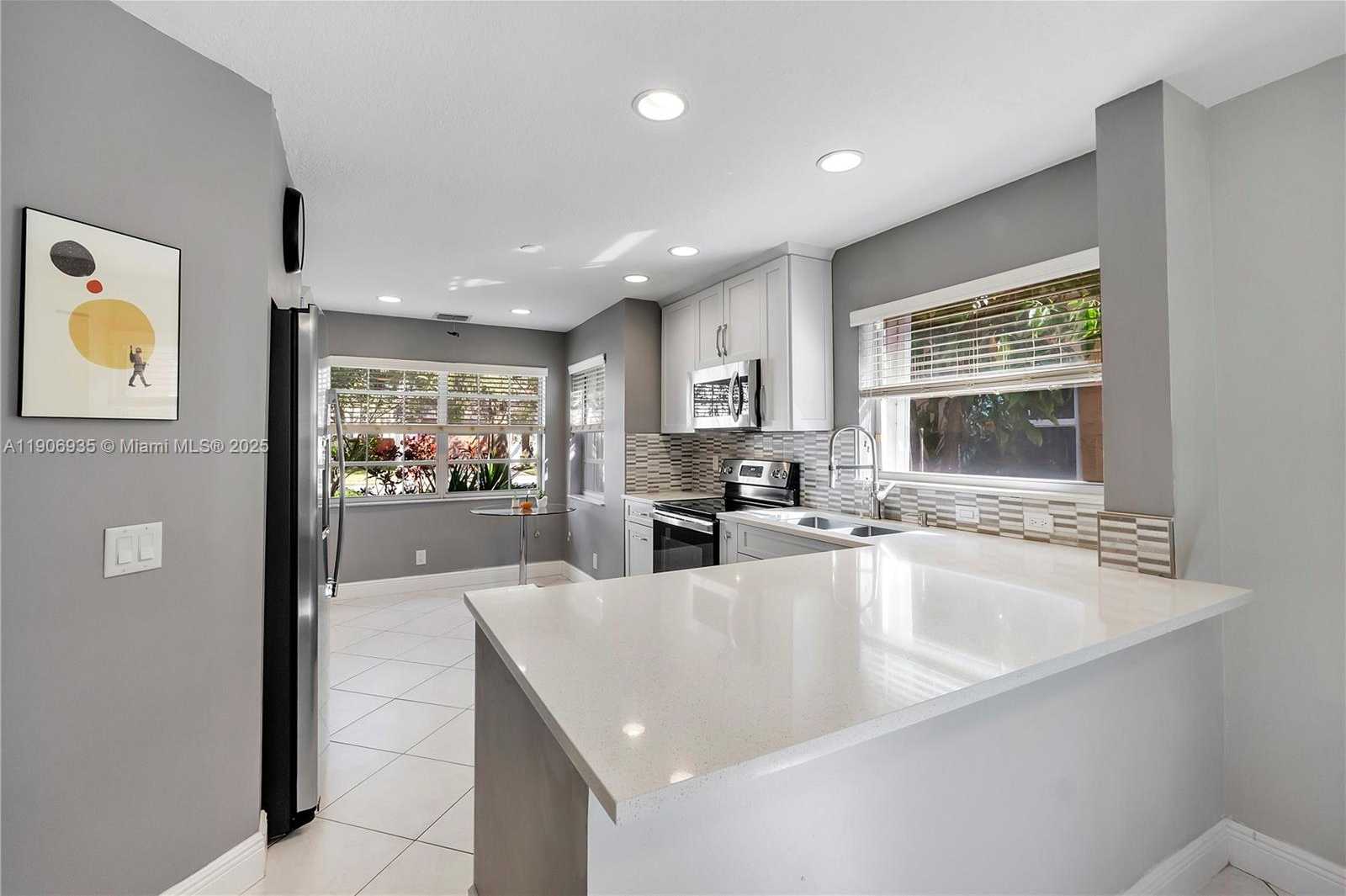 Small Image of Davie Number 9