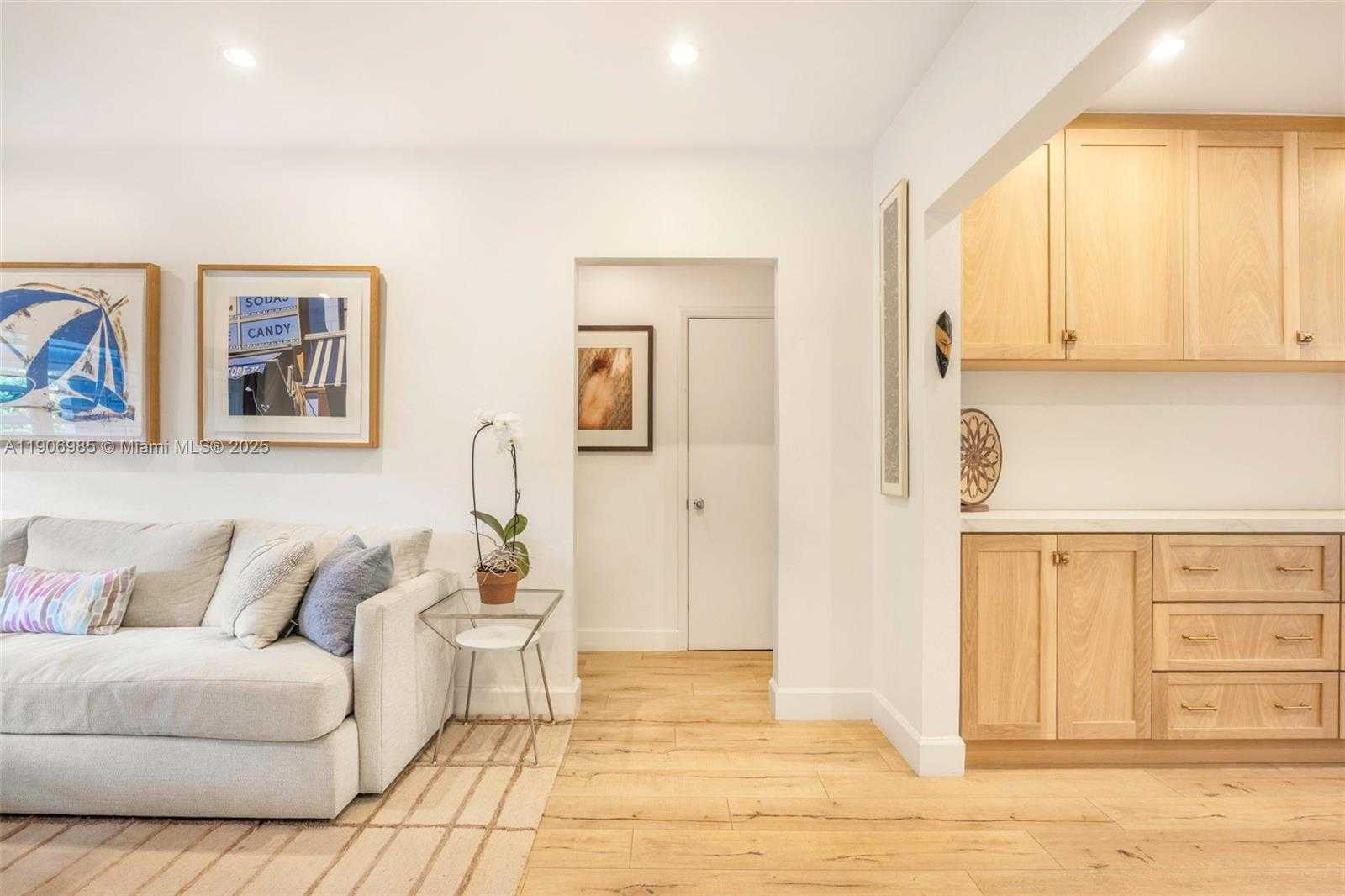 Small Image of 7220 SOUTH WEST 53RD CT, Miami Number 4