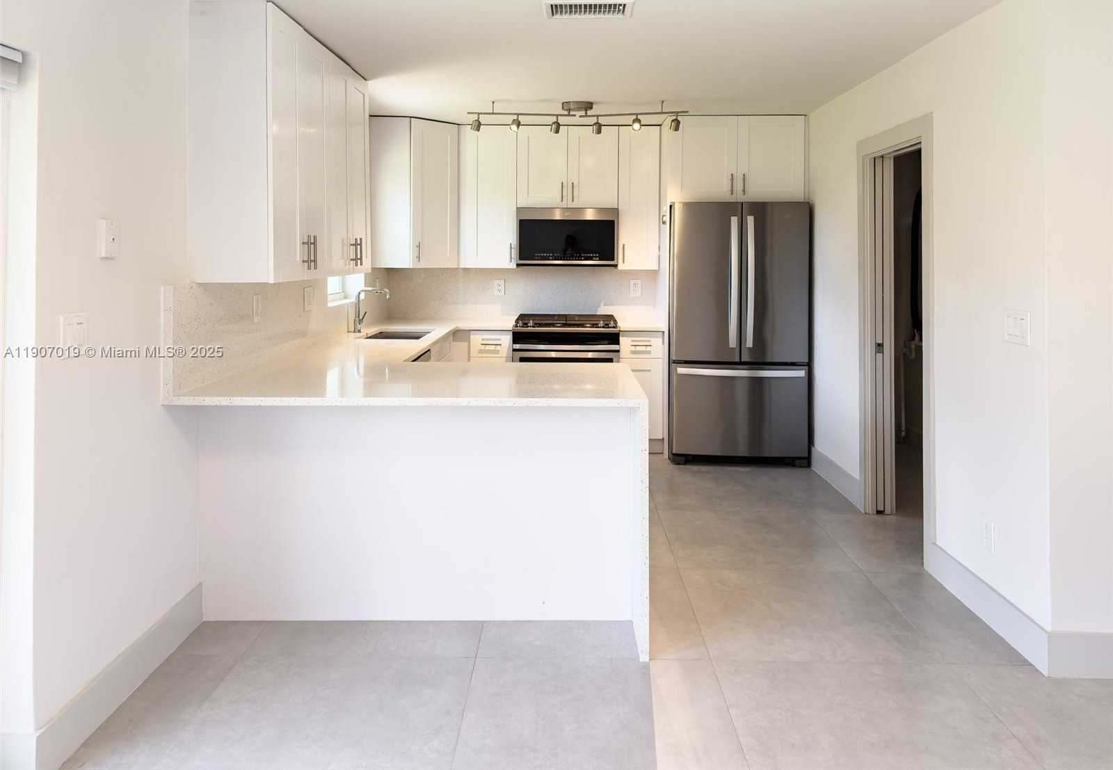 Small Image of 1630 NORTH EAST 34TH CT, Pompano Beach Number 6