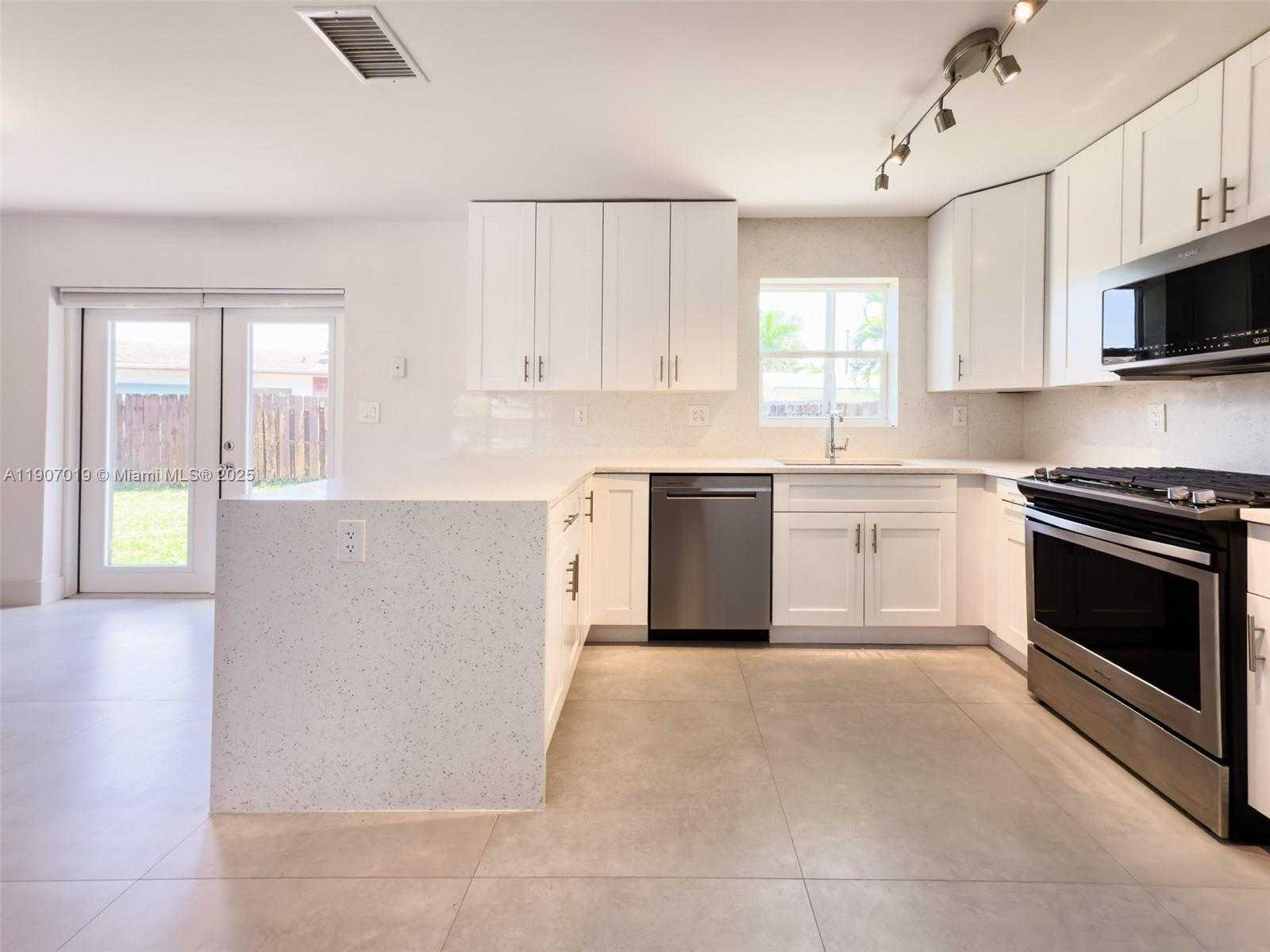 Small Image of 1630 NORTH EAST 34TH CT, Pompano Beach Number 8