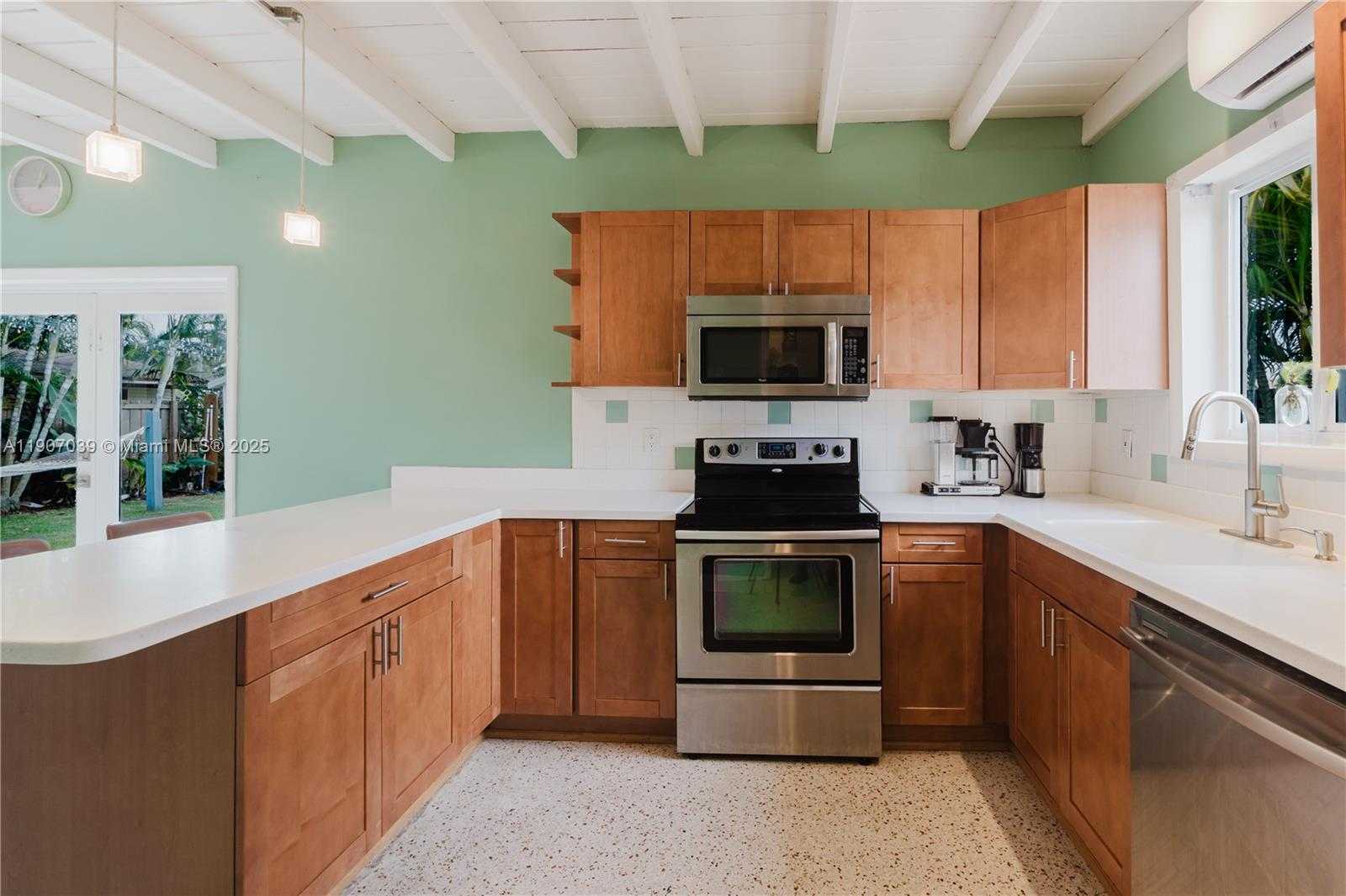 Small Image of 1112 NORTH 31ST AVE, Hollywood Number 9